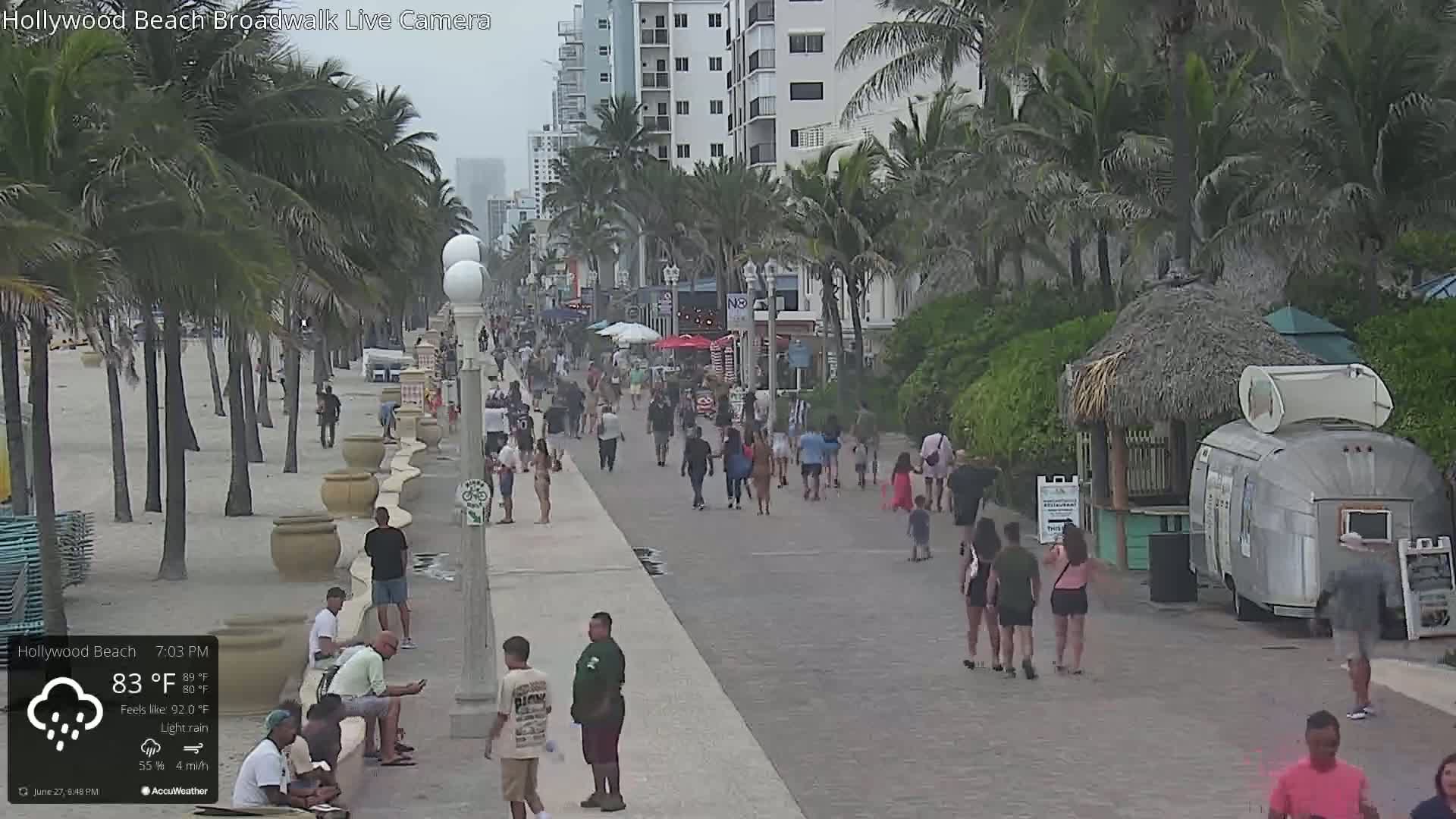 Hollywood Beach / Broadwalk & Atlantic Live Cam - Holywood, Broward, Florida, USA