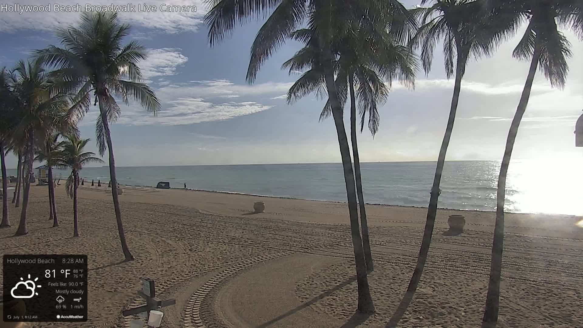 Hollywood Beach / Broadwalk & Atlantic Live Cam - Holywood, Broward, Florida, USA