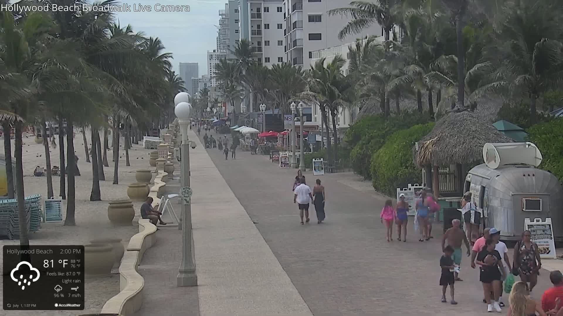 Hollywood Beach / Broadwalk & Atlantic Live Cam - Holywood, Broward, Florida, USA