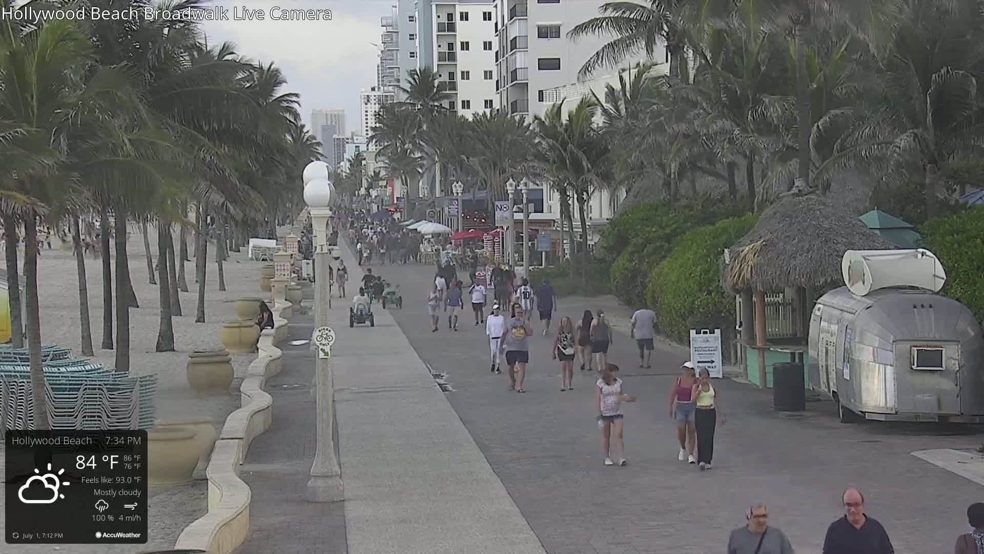 Hollywood Beach / Broadwalk & Atlantic Live Cam - Holywood, Broward, Florida, USA