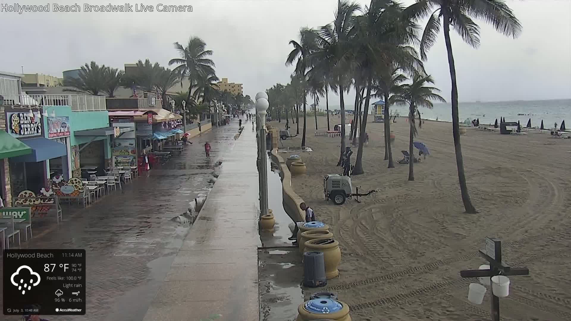 Hollywood Beach / Broadwalk & Atlantic Live Cam - Holywood, Broward, Florida, USA
