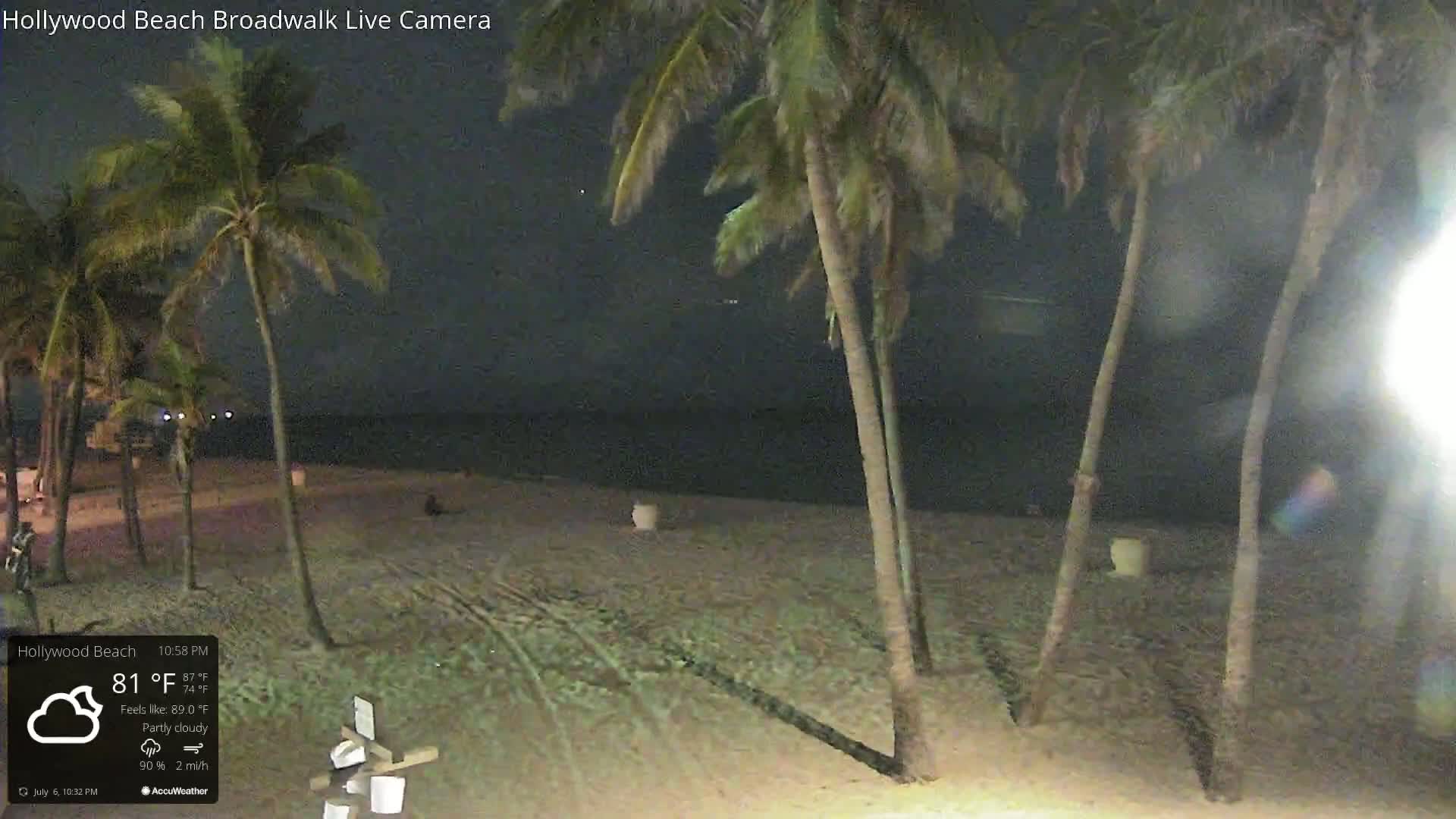 Hollywood Beach / Broadwalk & Atlantic Live Cam - Holywood, Broward, Florida, USA