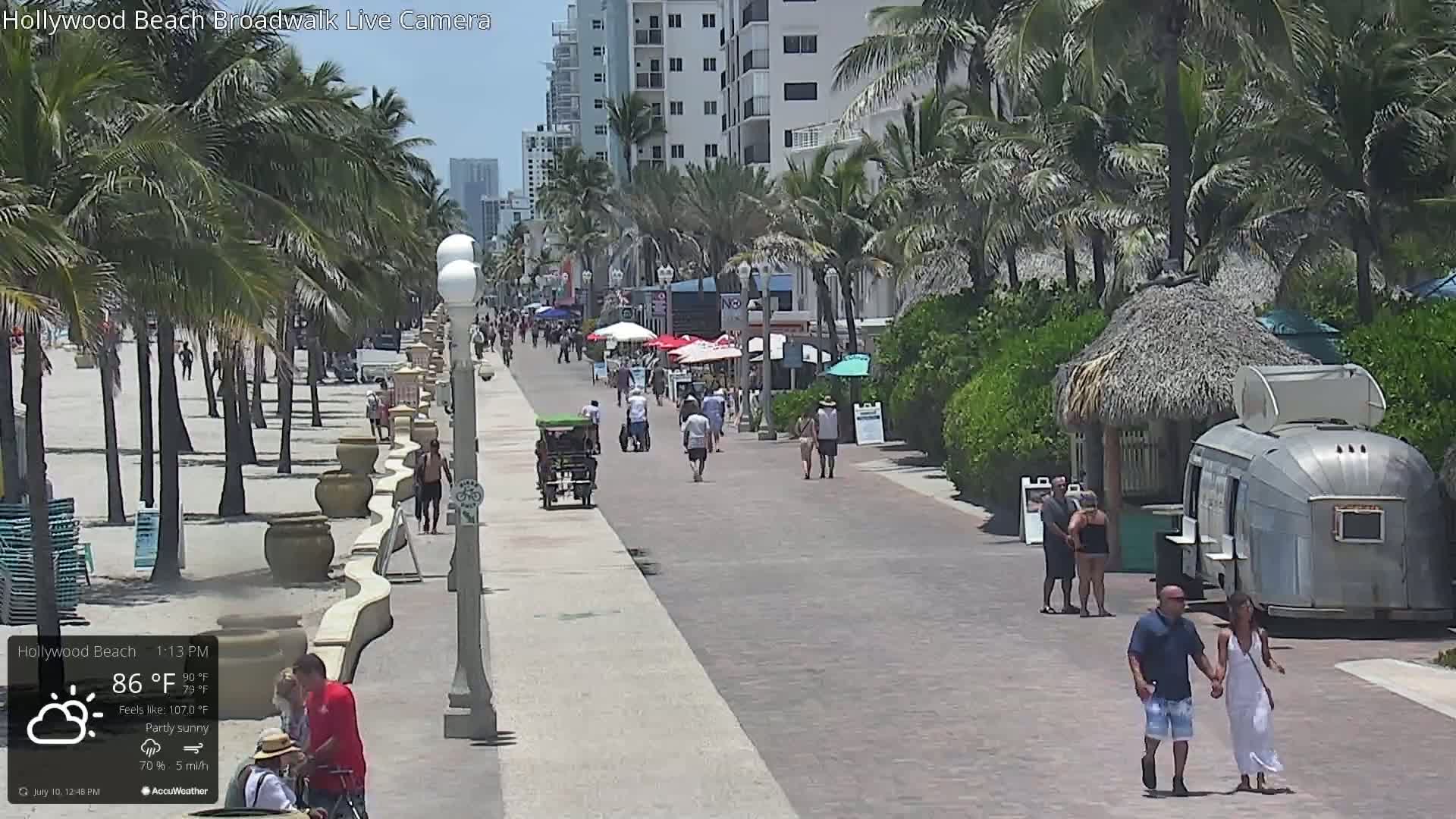 Hollywood Beach / Broadwalk & Atlantic Live Cam - Holywood, Broward, Florida, USA
