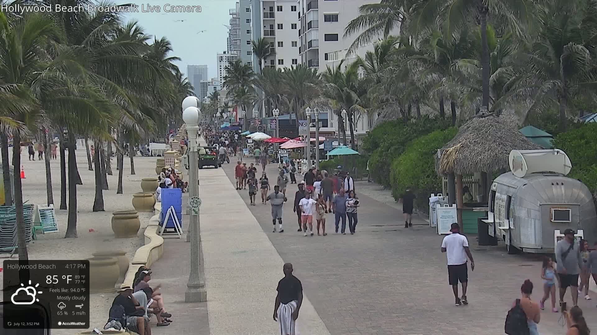 Hollywood Beach / Broadwalk & Atlantic Live Cam - Holywood, Broward, Florida, USA