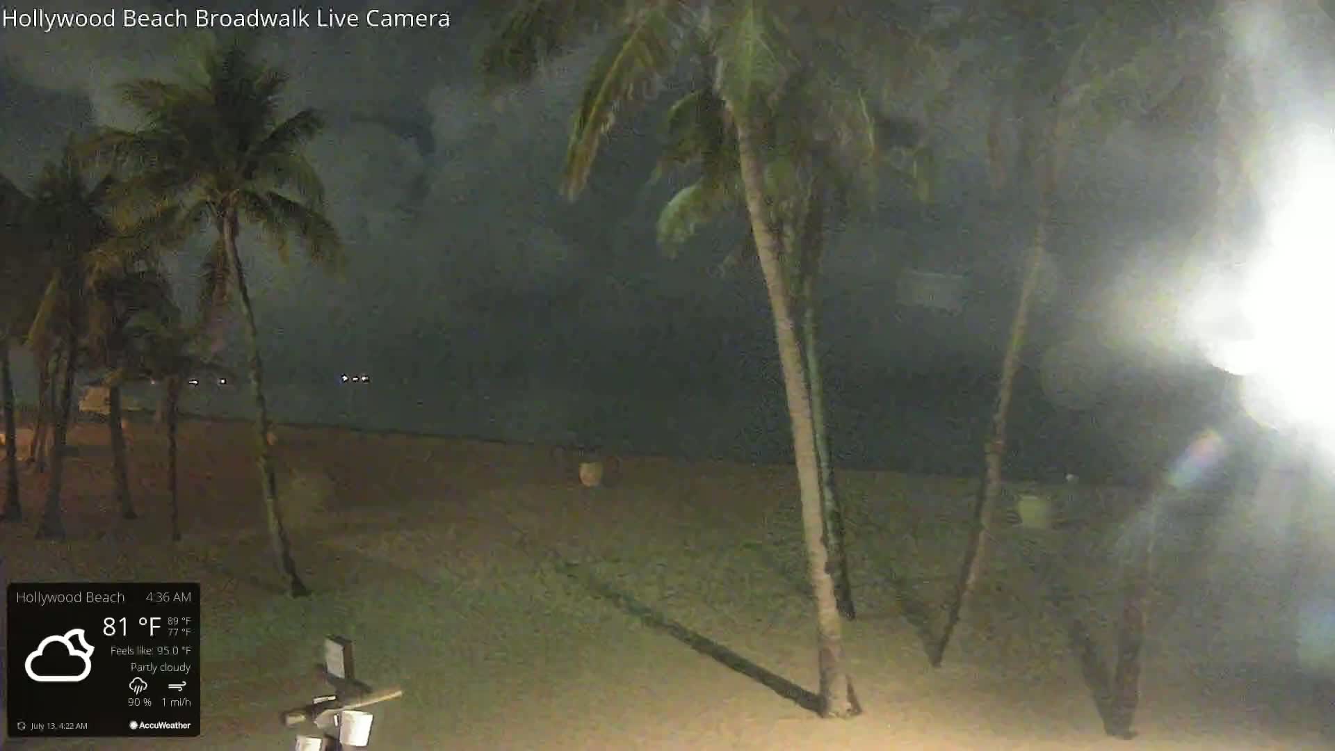 Hollywood Beach / Broadwalk & Atlantic Live Cam - Holywood, Broward, Florida, USA