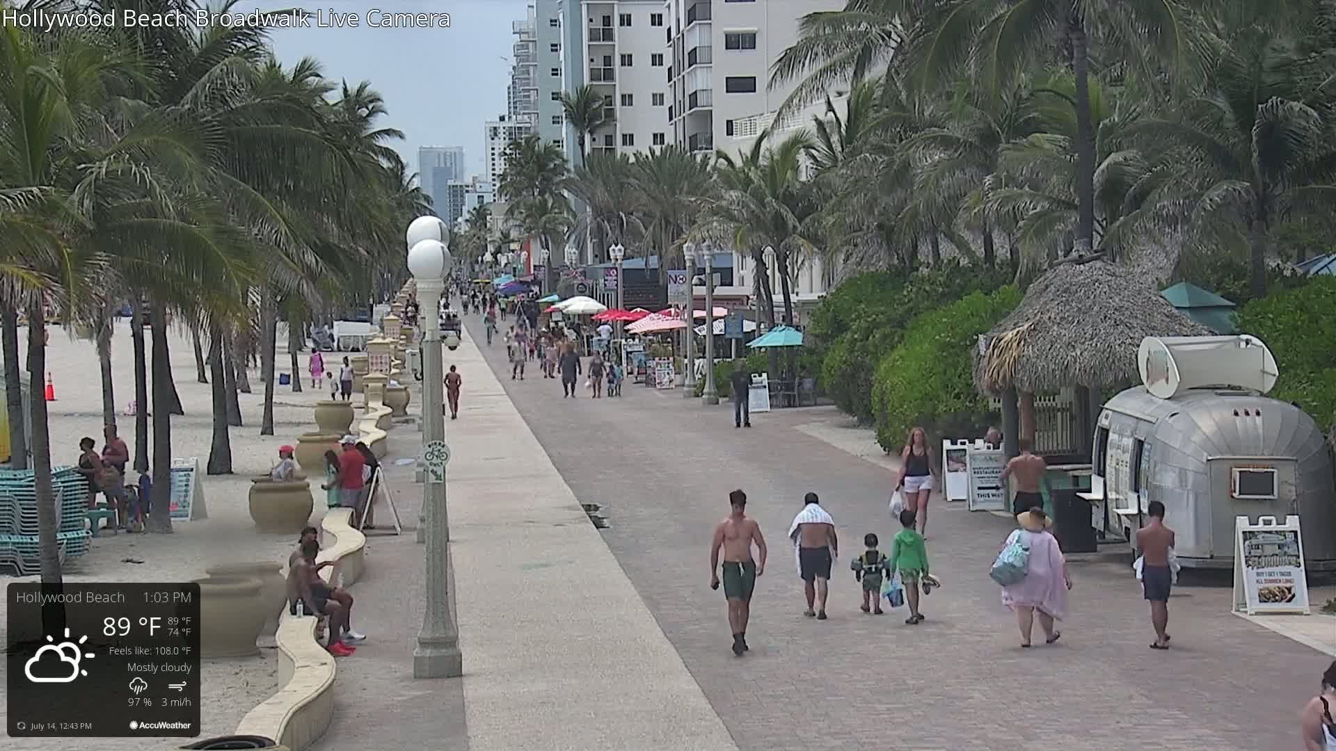 Hollywood Beach / Broadwalk & Atlantic Live Cam - Holywood, Broward, Florida, USA