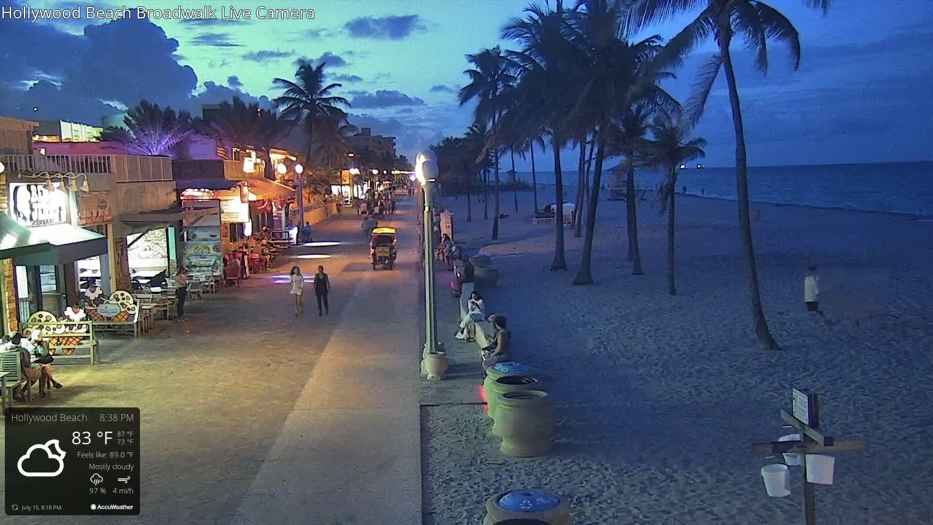Hollywood Beach / Broadwalk & Atlantic Live Cam - Holywood, Broward, Florida, USA