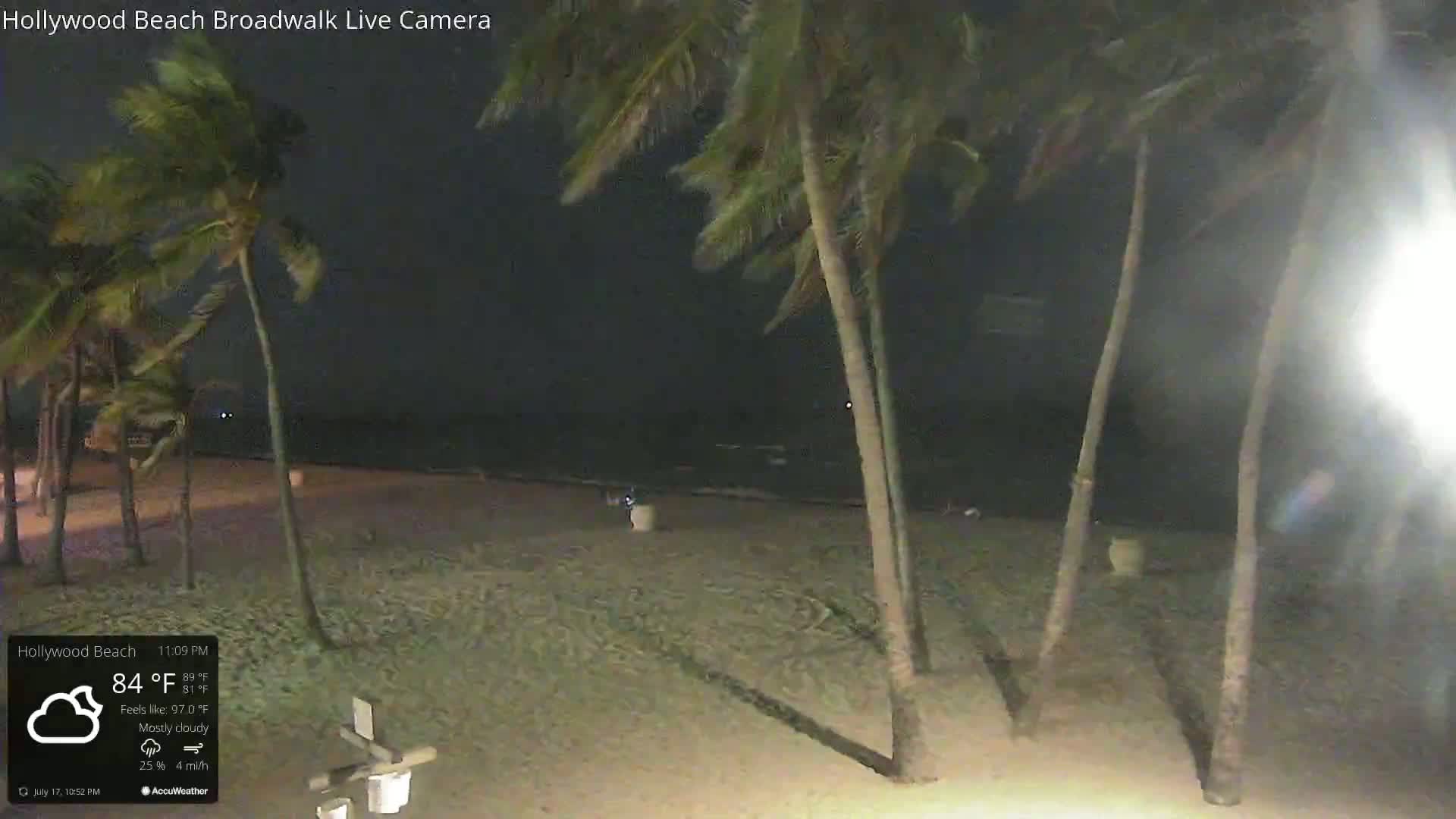 Hollywood Beach / Broadwalk & Atlantic Live Cam - Holywood, Broward, Florida, USA