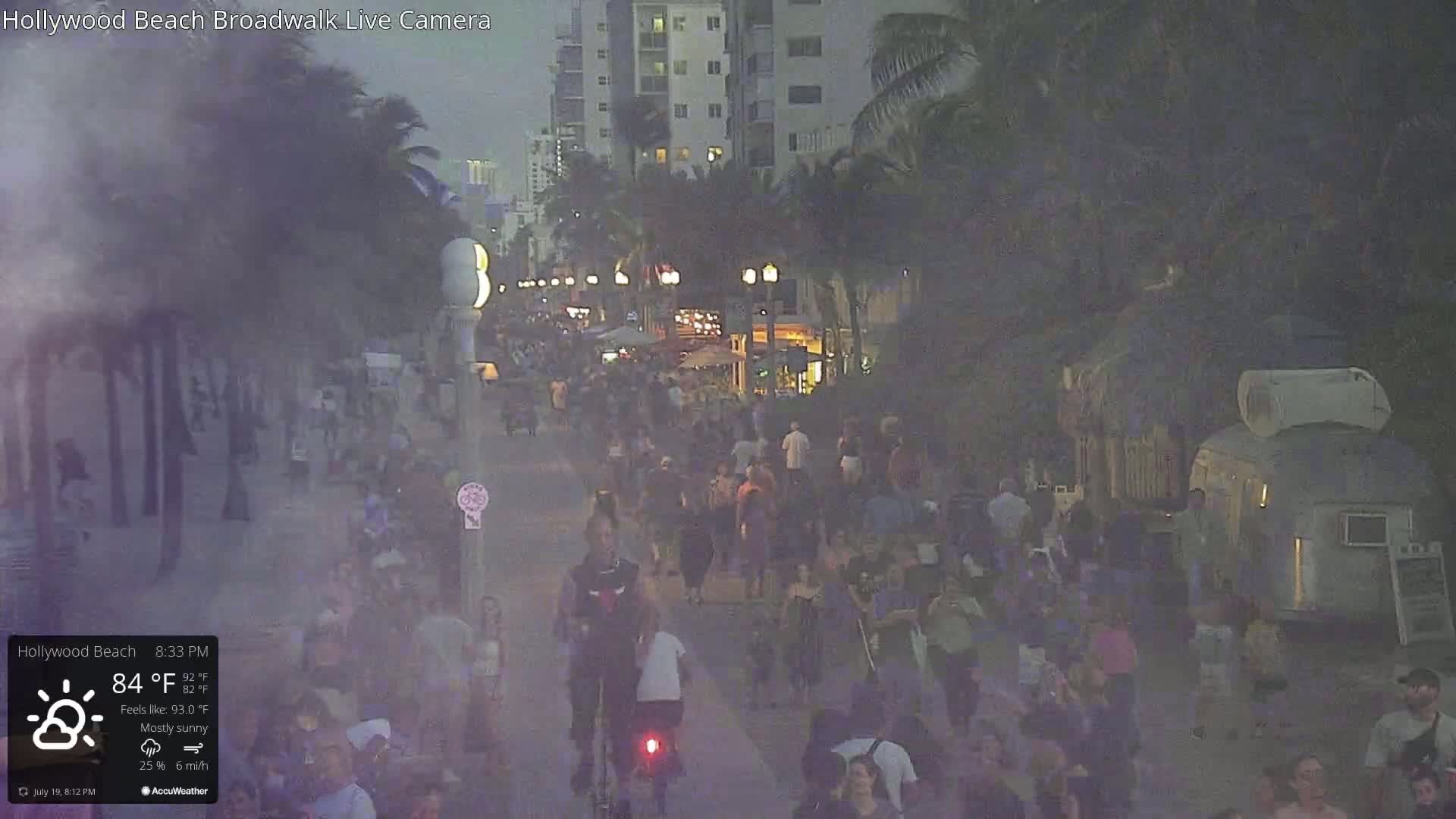 Hollywood Beach / Broadwalk & Atlantic Live Cam - Holywood, Broward, Florida, USA