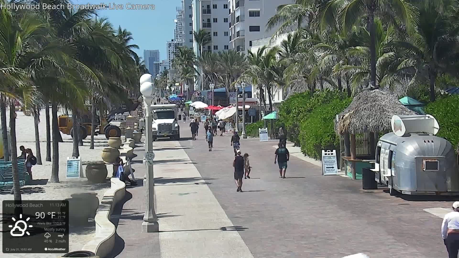 Hollywood Beach / Broadwalk & Atlantic Live Cam - Holywood, Broward, Florida, USA