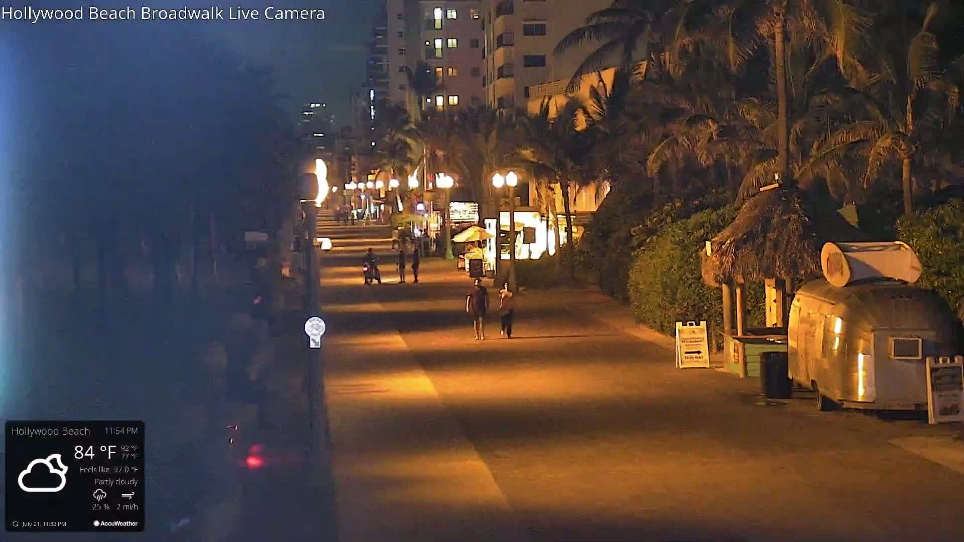 Hollywood Beach / Broadwalk & Atlantic Live Cam - Holywood, Broward, Florida, USA