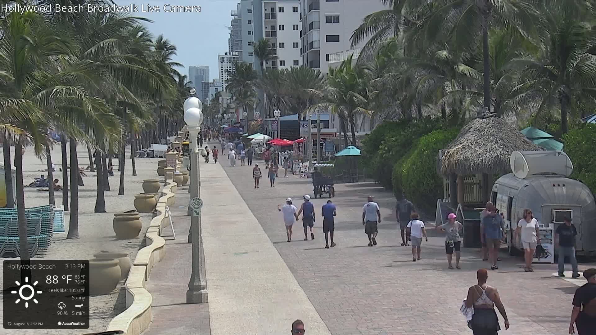 Hollywood Beach / Broadwalk & Atlantic Live Cam - Holywood, Broward, Florida, USA
