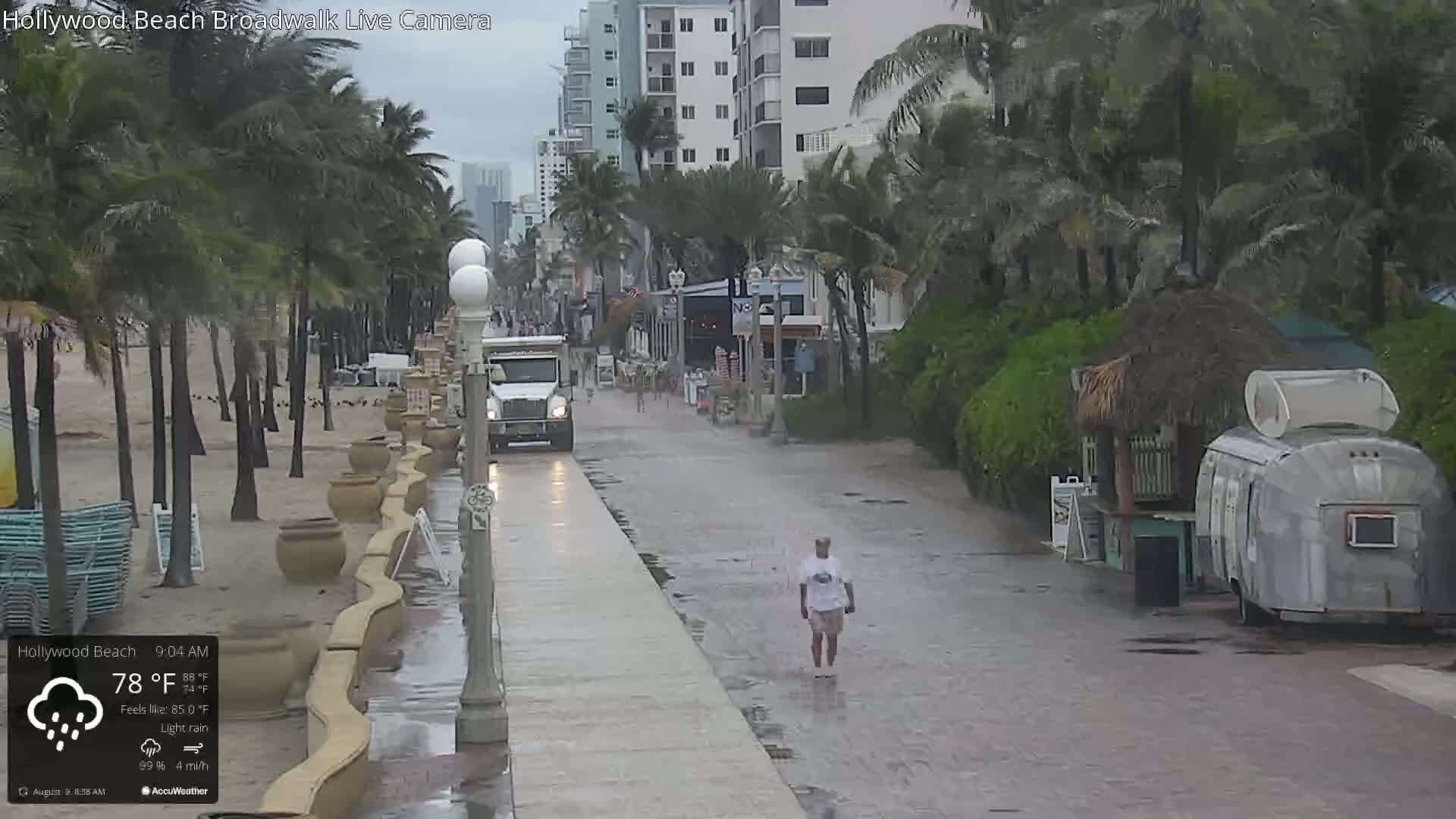 Hollywood Beach / Broadwalk & Atlantic Live Cam - Holywood, Broward, Florida, USA
