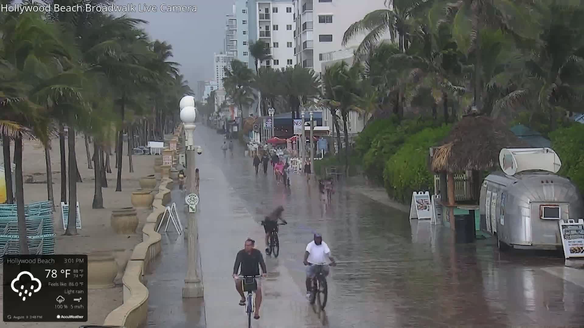 Hollywood Beach / Broadwalk & Atlantic Live Cam - Holywood, Broward, Florida, USA