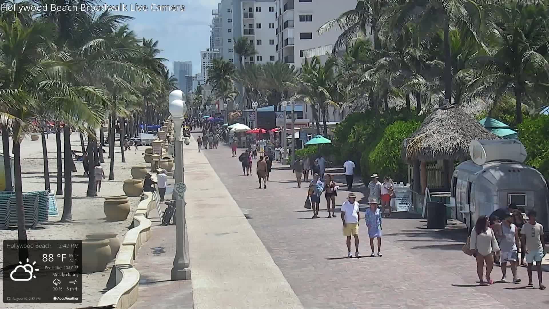 Hollywood Beach / Broadwalk & Atlantic Live Cam - Holywood, Broward, Florida, USA