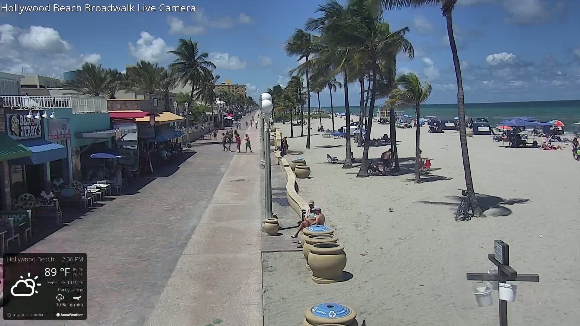 Hollywood Beach / Broadwalk & Atlantic Live Cam - Holywood, Broward, Florida, USA
