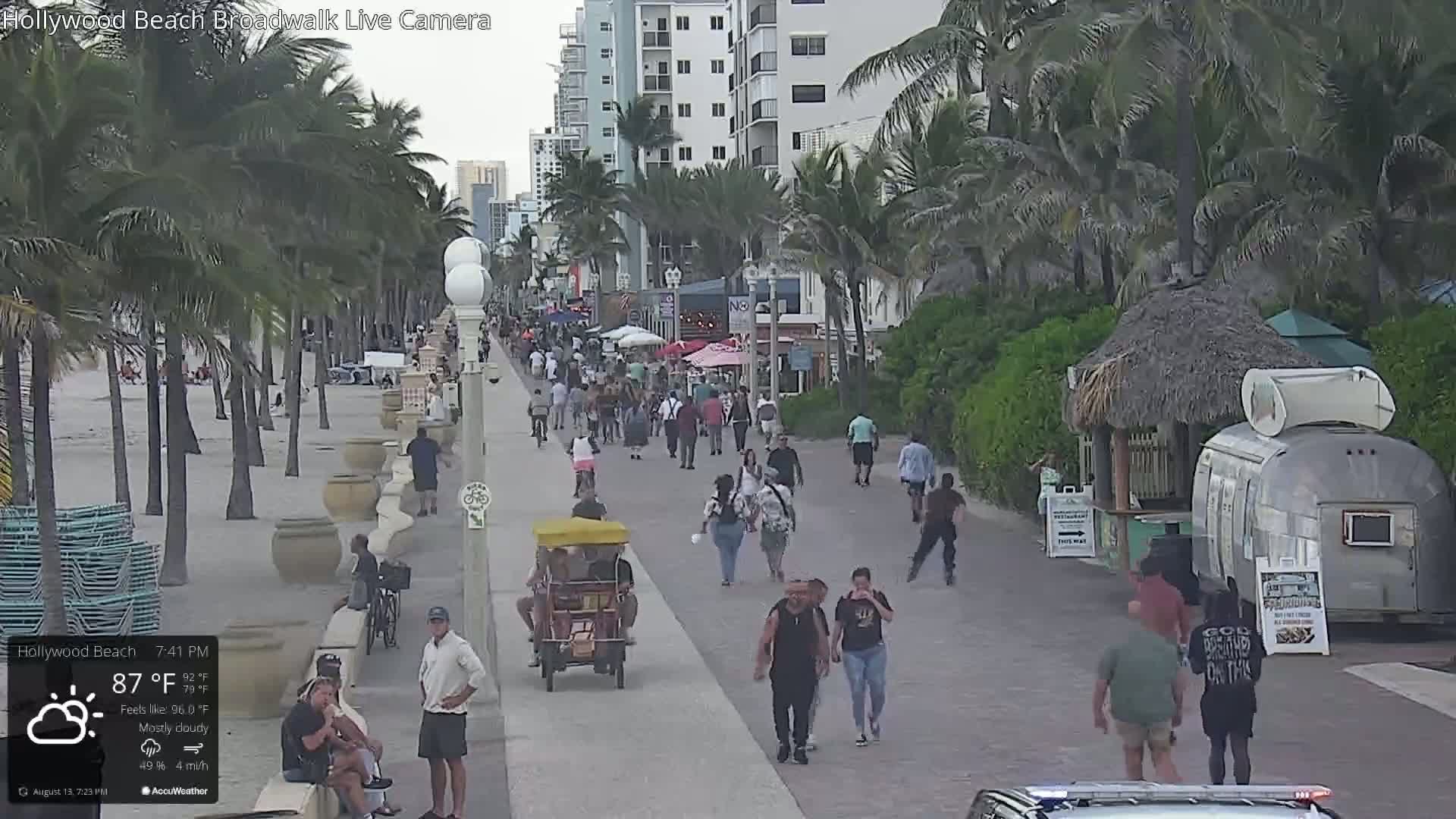 Hollywood Beach / Broadwalk & Atlantic Live Cam - Holywood, Broward, Florida, USA