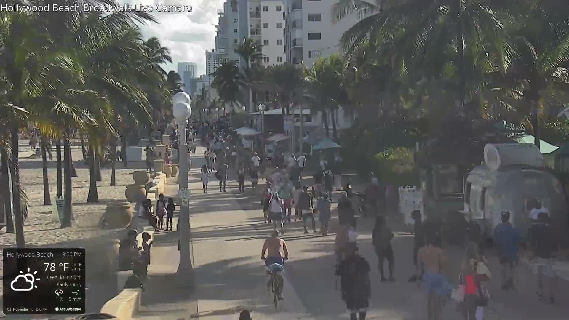 Hollywood Beach / Broadwalk & Atlantic Live Cam - Holywood, Broward, Florida, USA