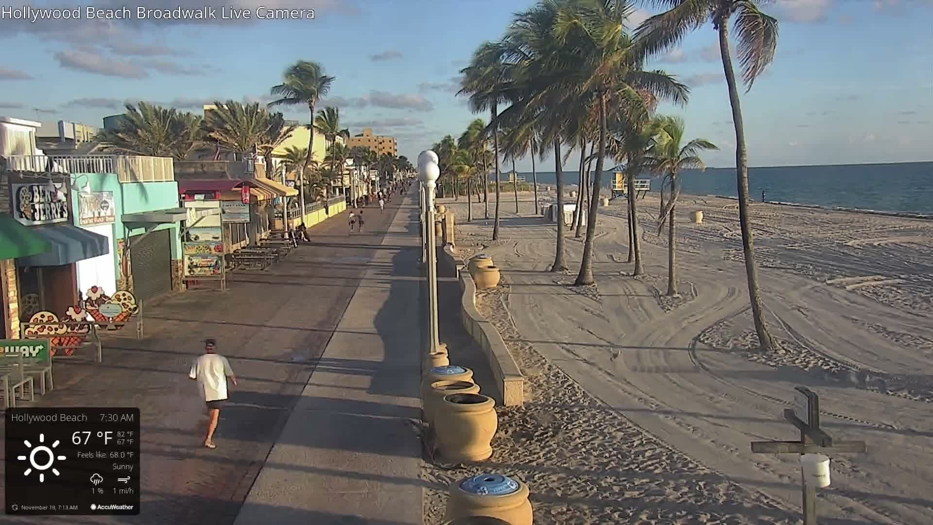 Hollywood Beach / Broadwalk & Atlantic Live Cam - Holywood, Broward, Florida, USA