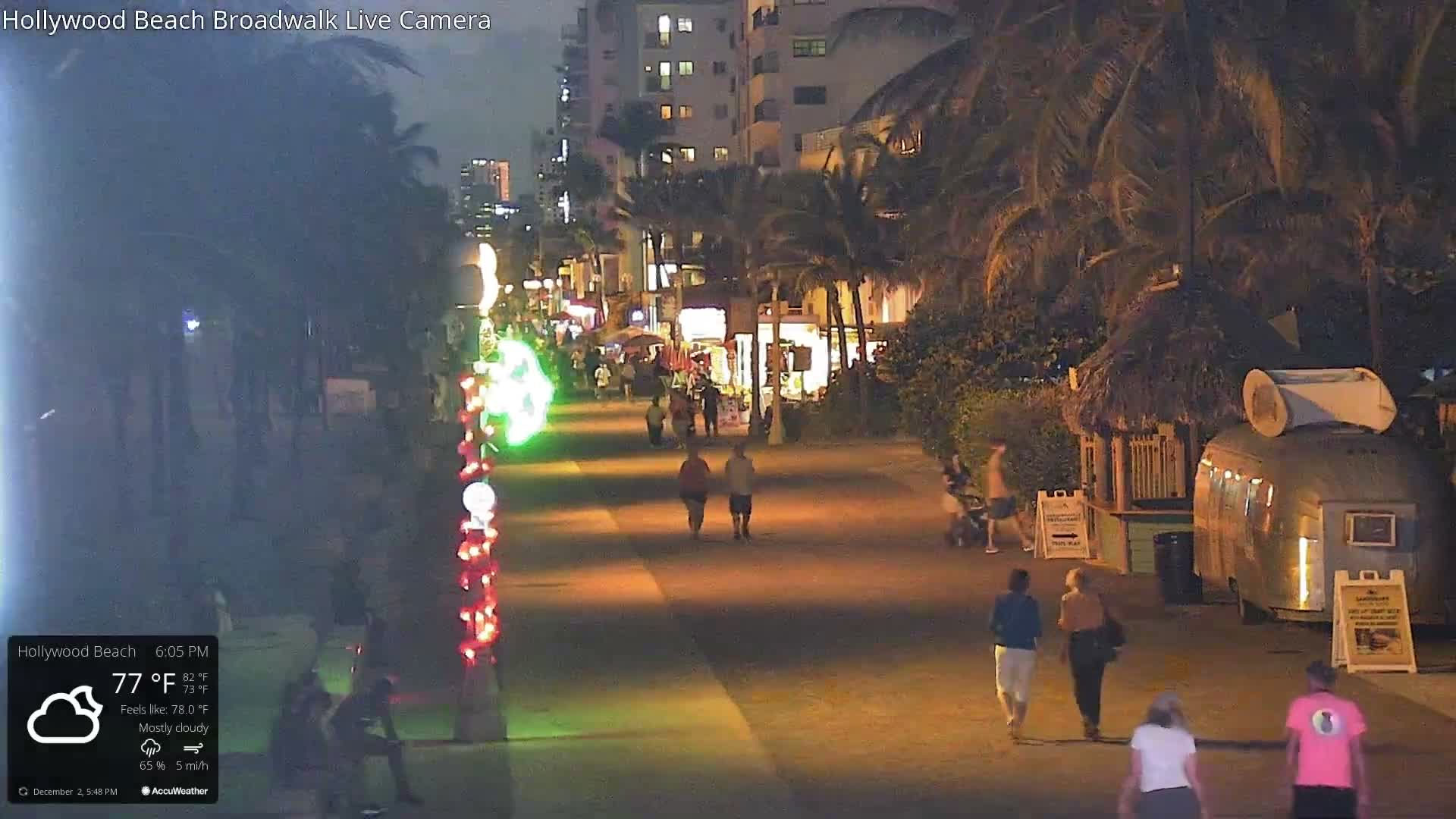 Hollywood Beach / Broadwalk & Atlantic Live Cam - Holywood, Broward, Florida, USA