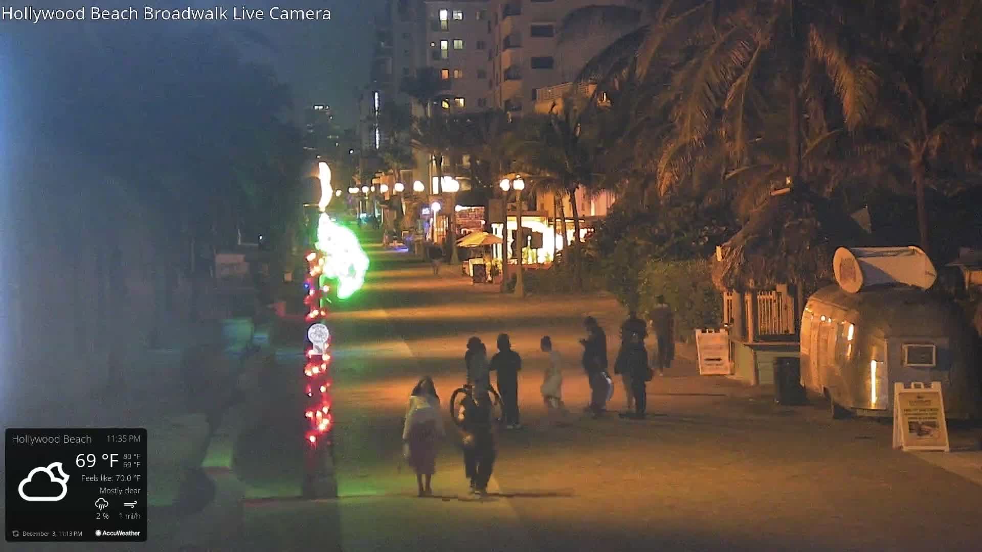 Hollywood Beach / Broadwalk & Atlantic Live Cam - Holywood, Broward, Florida, USA
