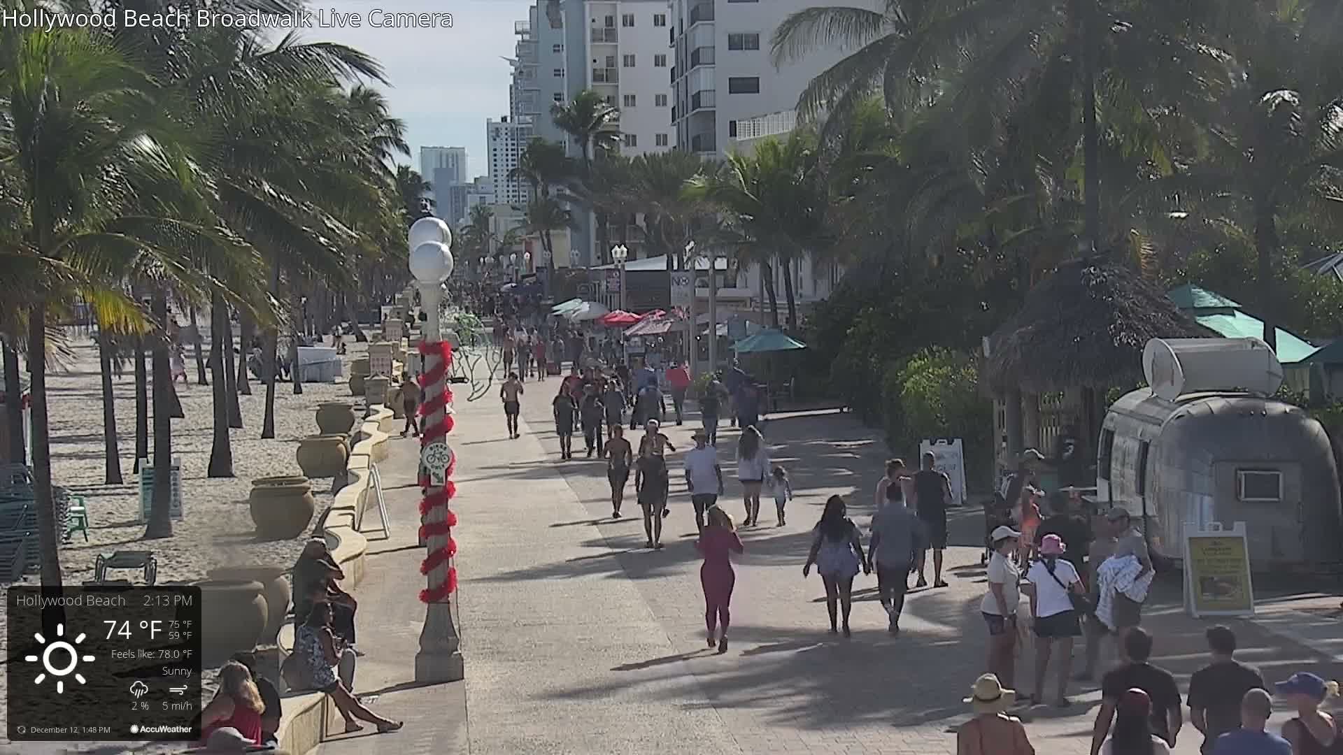 Hollywood Beach / Broadwalk & Atlantic Live Cam - Holywood, Broward, Florida, USA