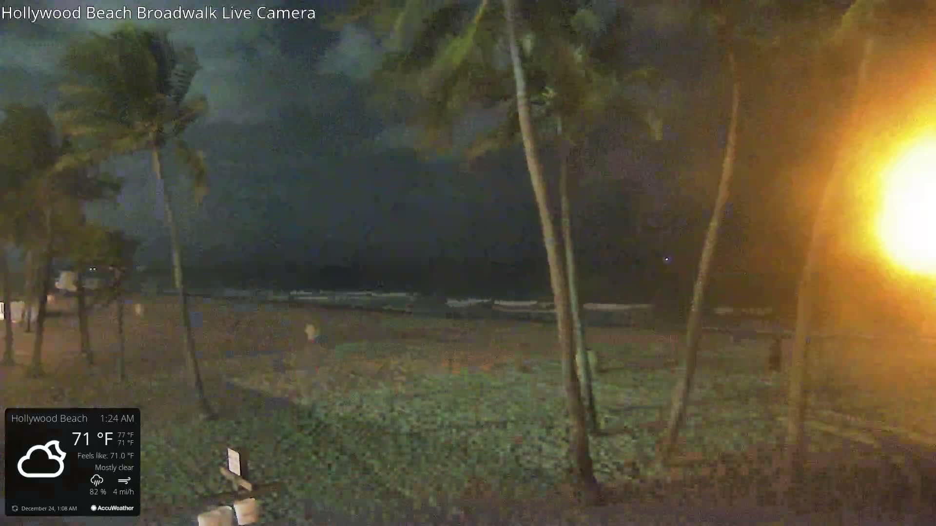 Hollywood Beach / Broadwalk & Atlantic Live Cam - Holywood, Broward, Florida, USA