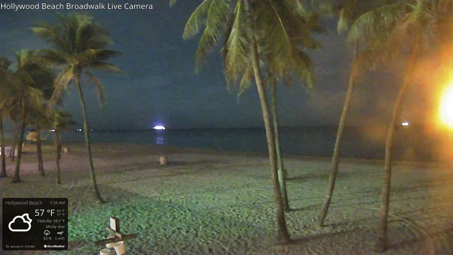 Hollywood Beach / Broadwalk & Atlantic Live Cam - Holywood, Broward, Florida, USA