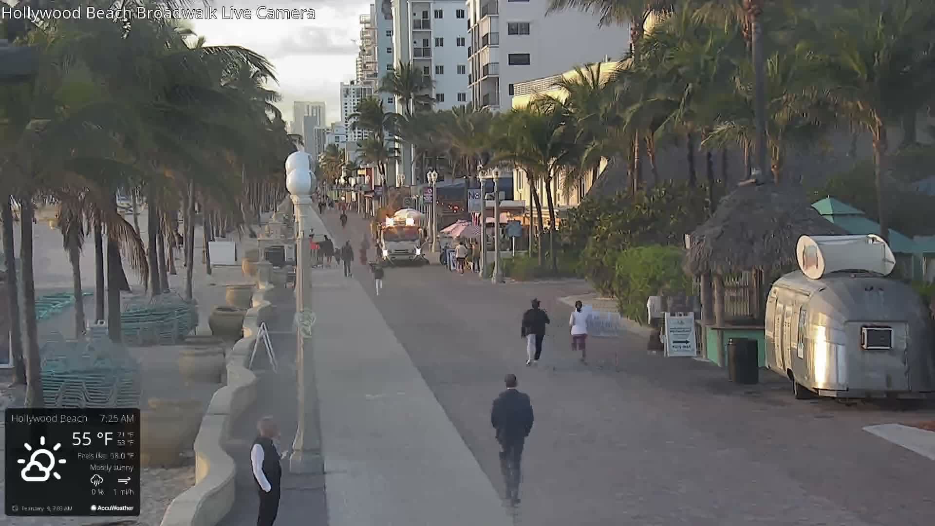 Hollywood Beach / Broadwalk & Atlantic Live Cam - Holywood, Broward, Florida, USA