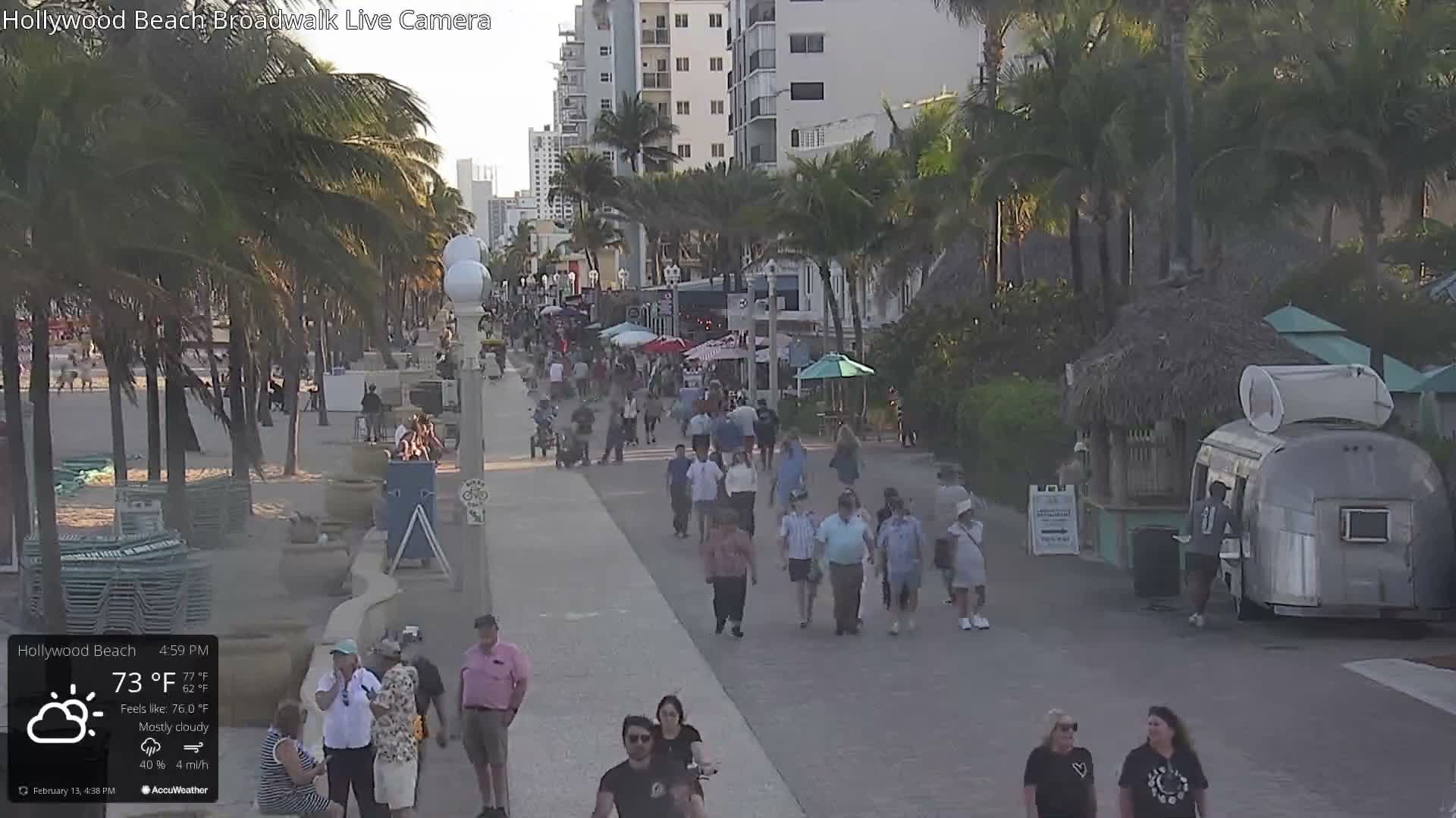 Hollywood Beach / Broadwalk & Atlantic Live Cam - Holywood, Broward, Florida, USA
