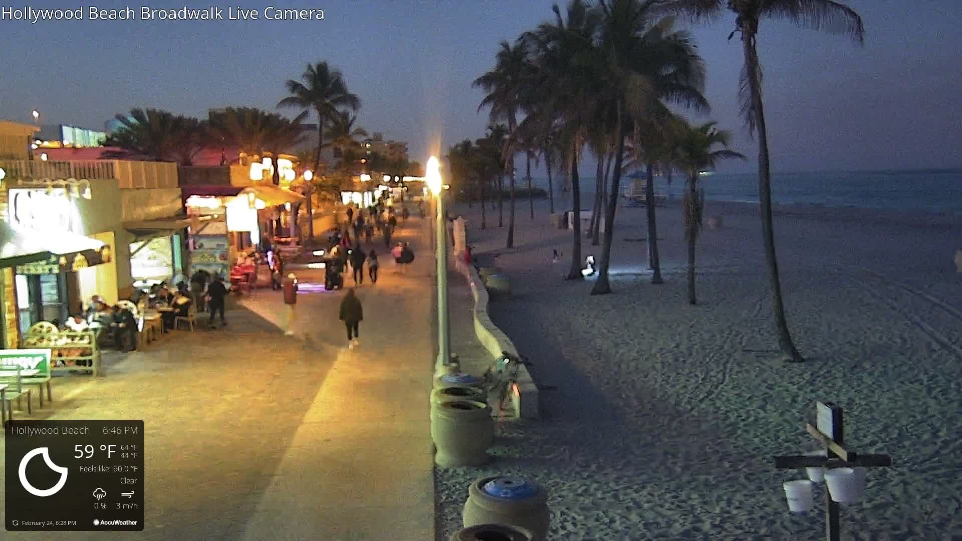 Hollywood Beach / Broadwalk & Atlantic Live Cam - Holywood, Broward, Florida, USA