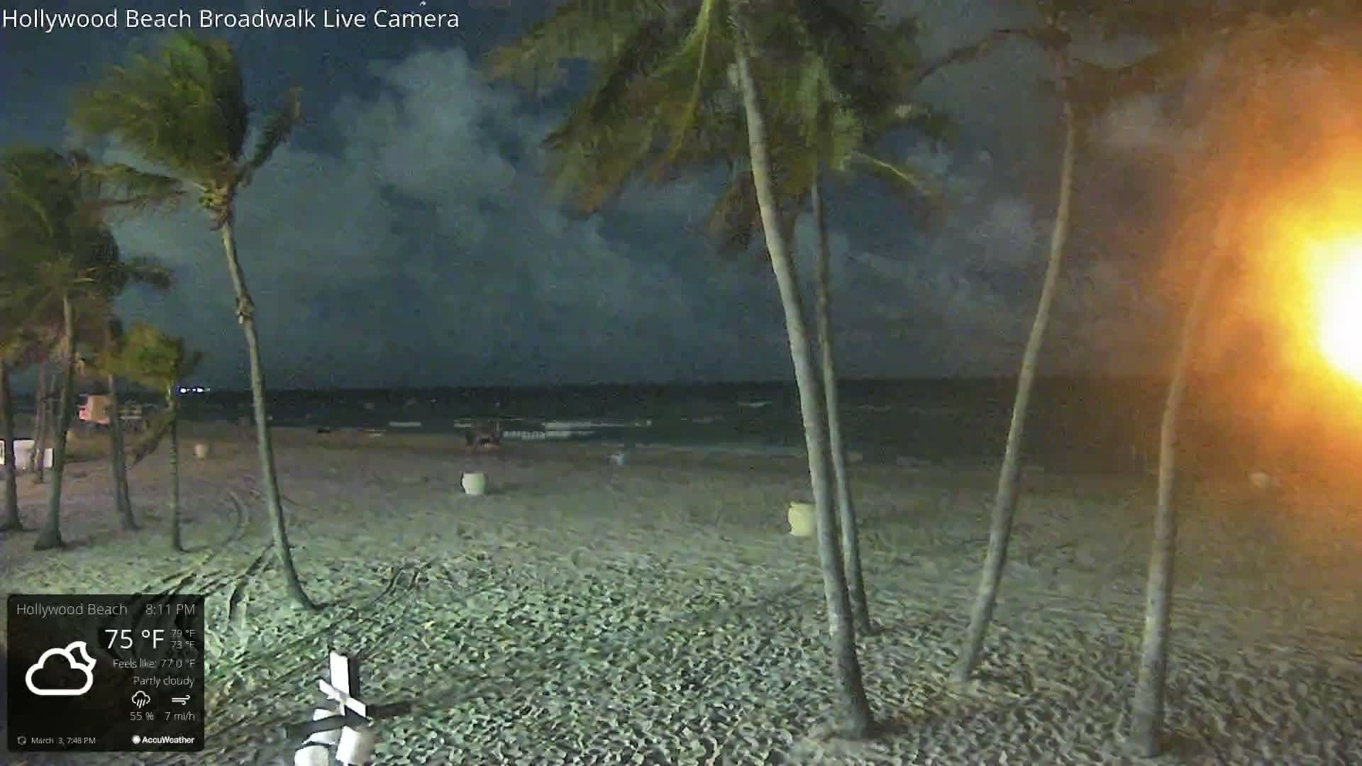 Hollywood Beach / Broadwalk & Atlantic Live Cam - Holywood, Broward, Florida, USA