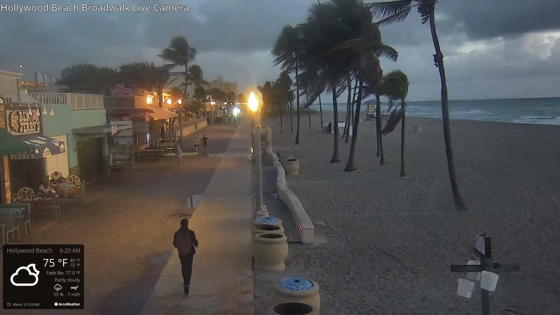 Hollywood Beach / Broadwalk & Atlantic Live Cam - Holywood, Broward, Florida, USA