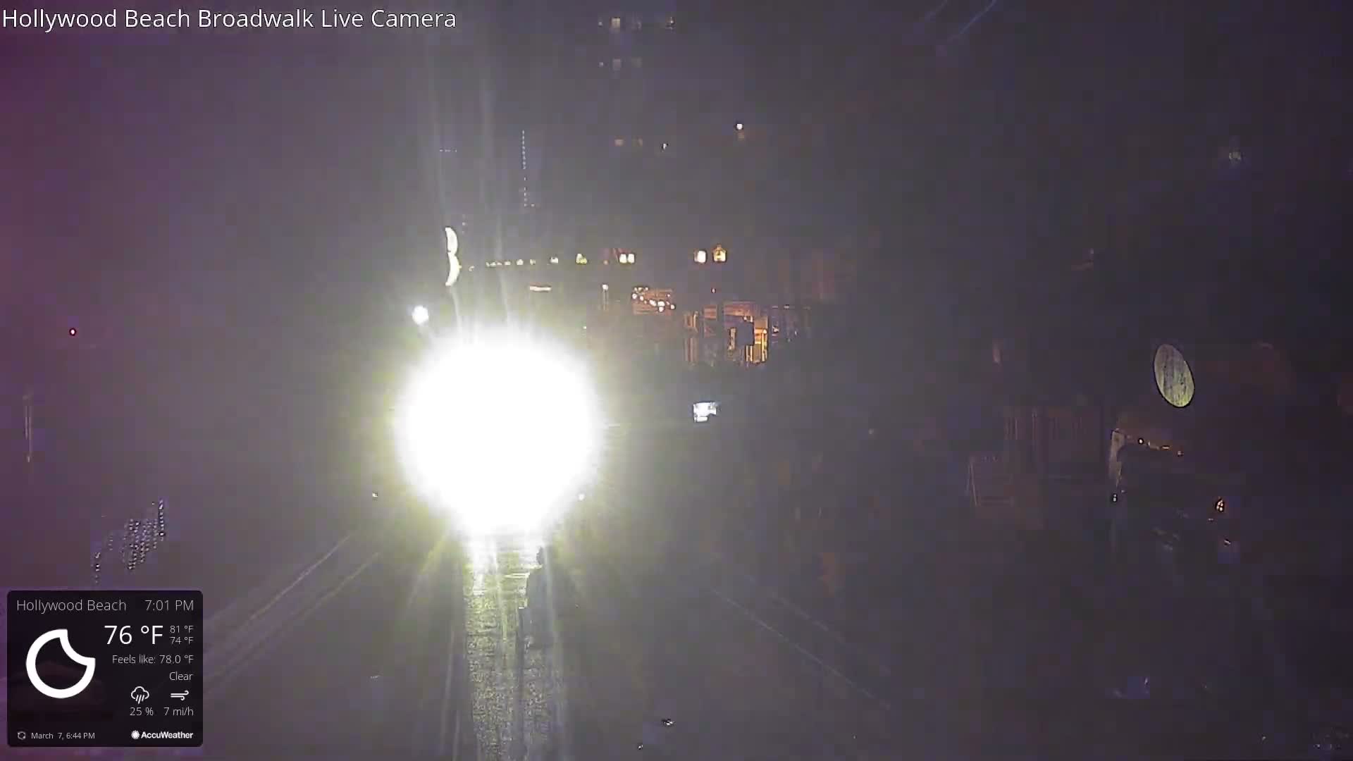 Hollywood Beach / Broadwalk & Atlantic Live Cam - Holywood, Broward, Florida, USA