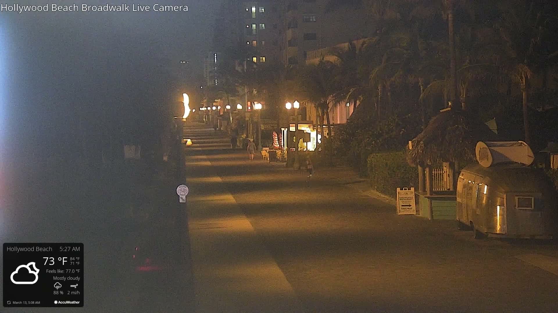 Hollywood Beach / Broadwalk & Atlantic Live Cam - Holywood, Broward, Florida, USA