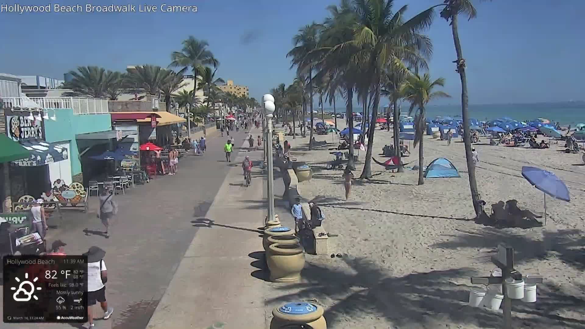 Hollywood Beach / Broadwalk & Atlantic Live Cam - Holywood, Broward, Florida, USA