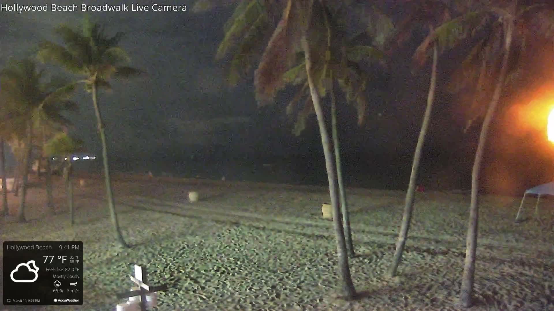 Hollywood Beach / Broadwalk & Atlantic Live Cam - Holywood, Broward, Florida, USA