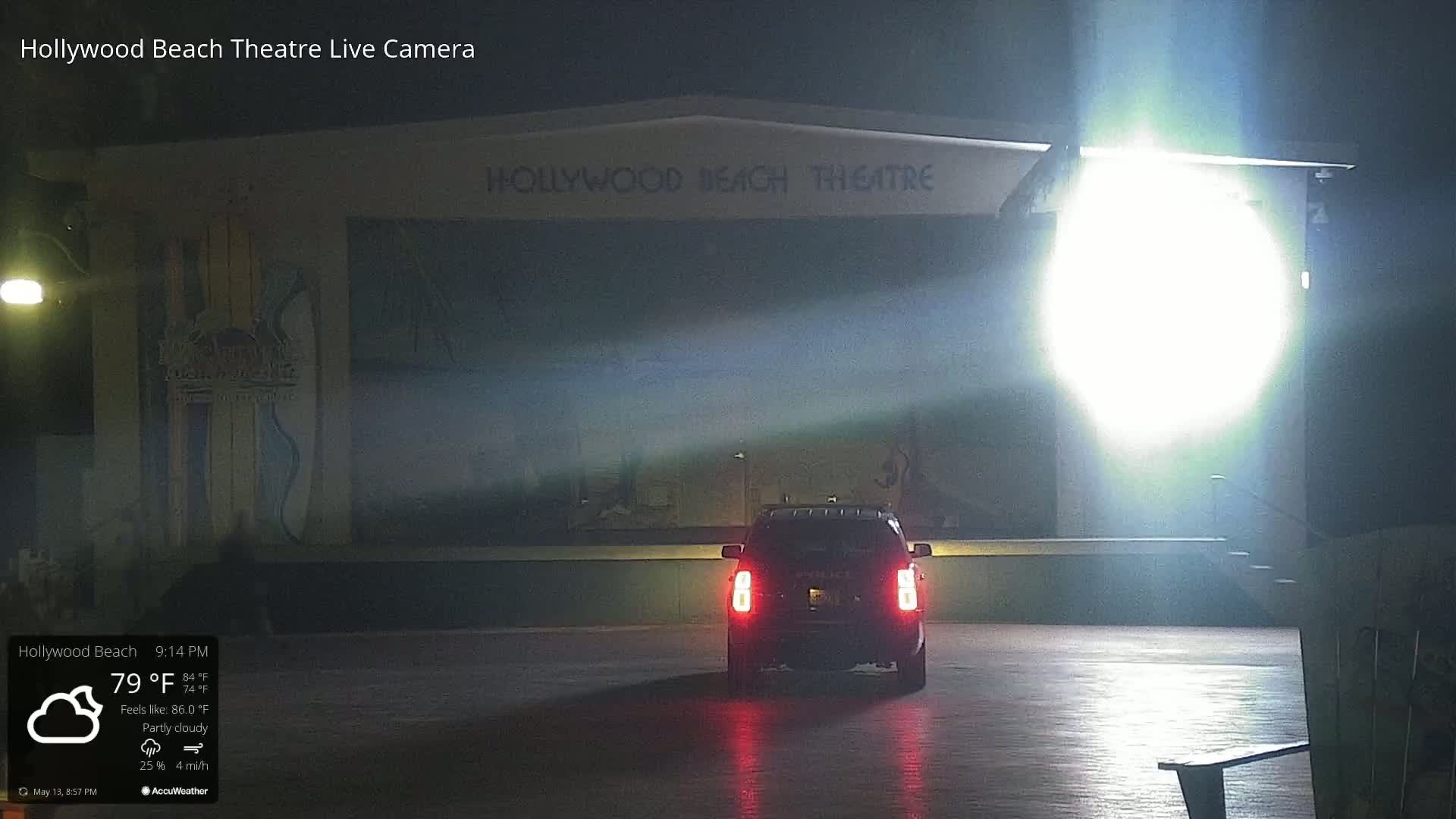 Hollywood Beach Theatre & Big Chairs Square Live Cam - Holywood, Broward, Florida, USA