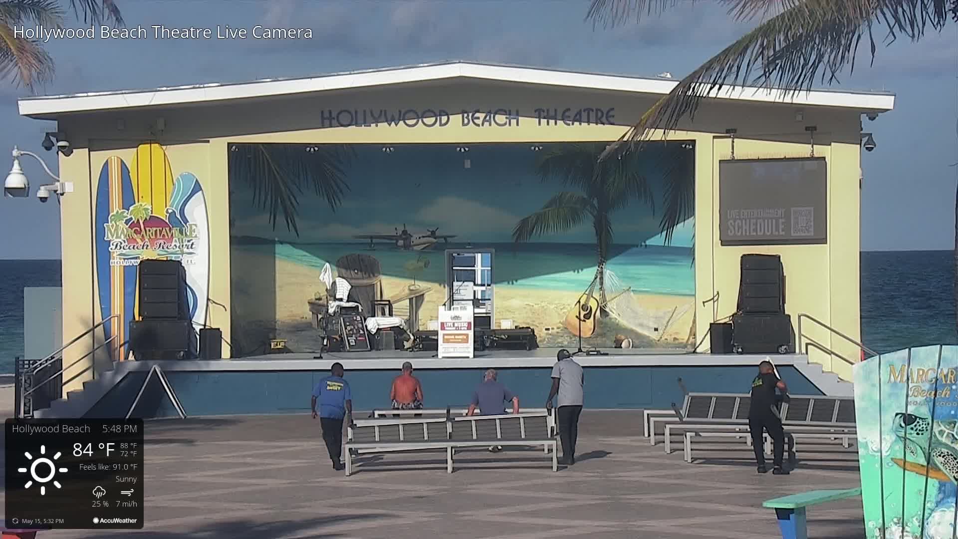 Hollywood Beach Theatre & Big Chairs Square Live Cam - Holywood, Broward, Florida, USA