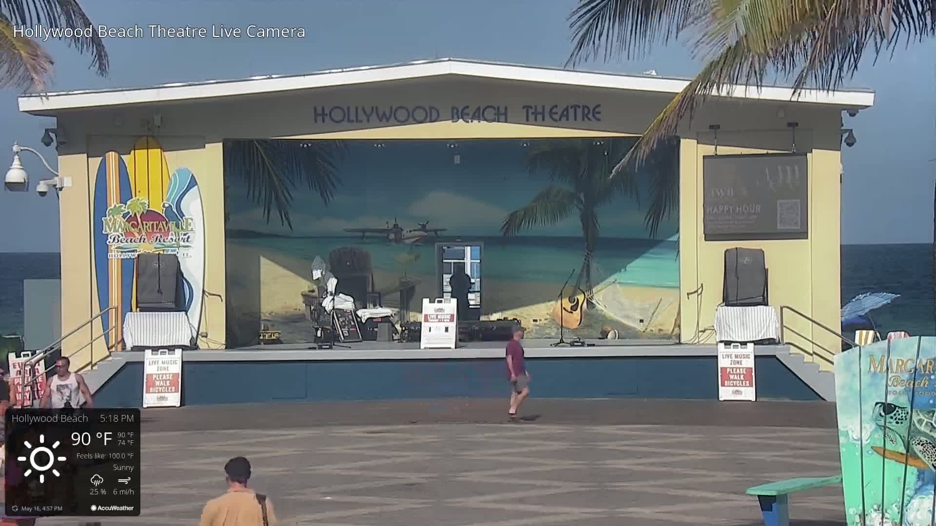 Hollywood Beach Theatre & Big Chairs Square Live Cam - Holywood, Broward, Florida, USA