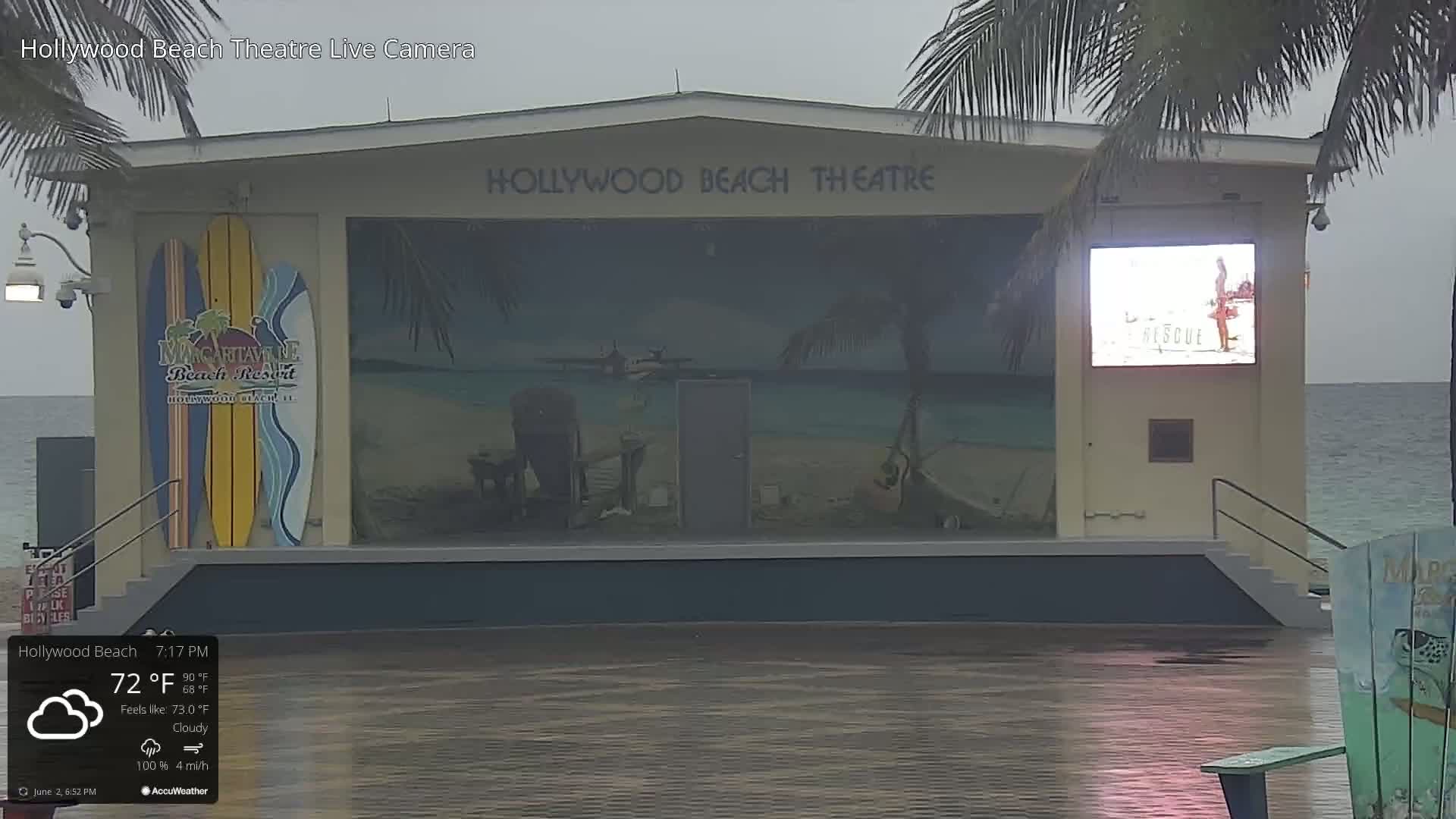 Hollywood Beach Theatre & Big Chairs Square Live Cam - Holywood, Broward, Florida, USA