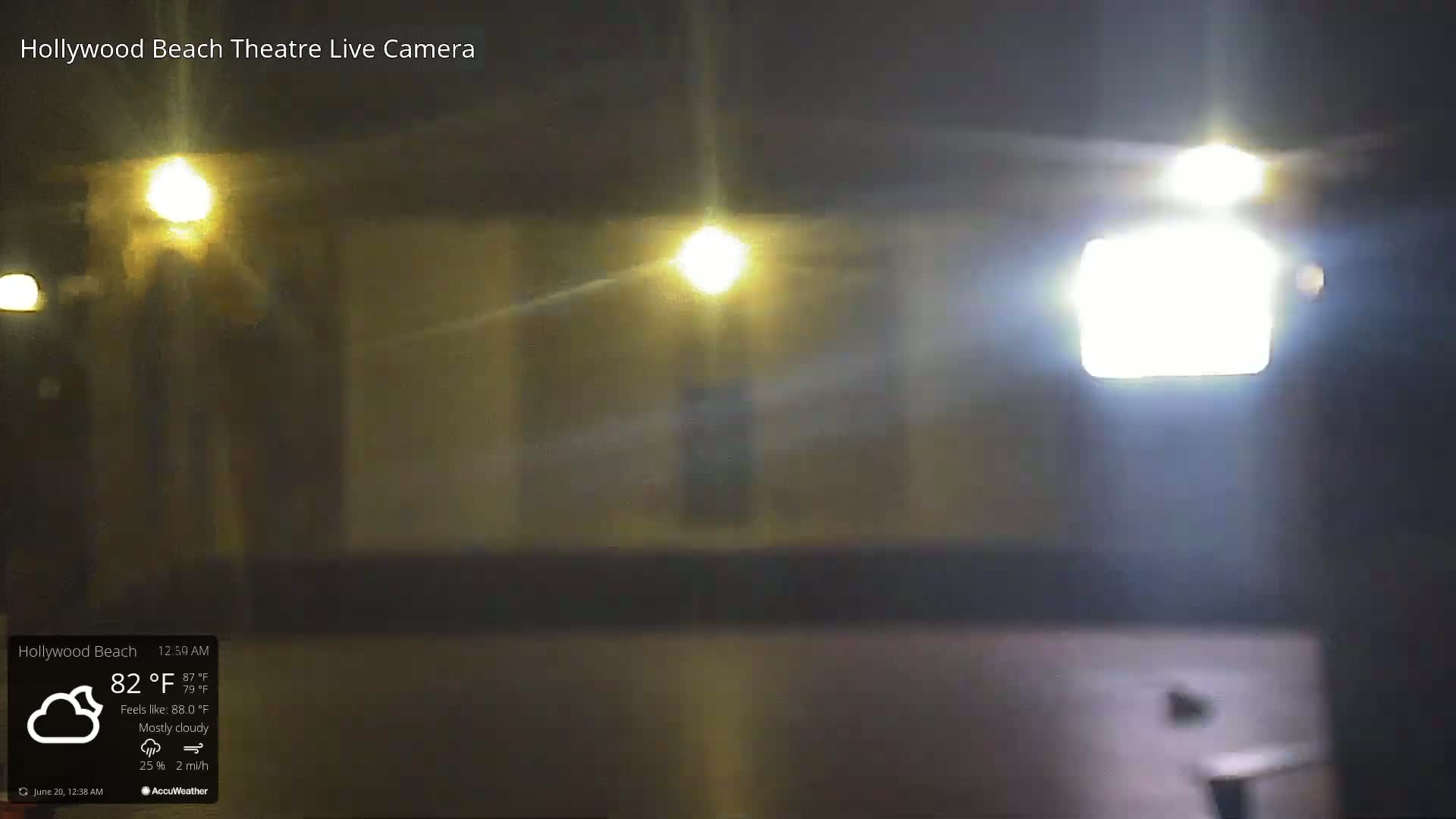 Hollywood Beach Theatre & Big Chairs Square Live Cam - Holywood, Broward, Florida, USA