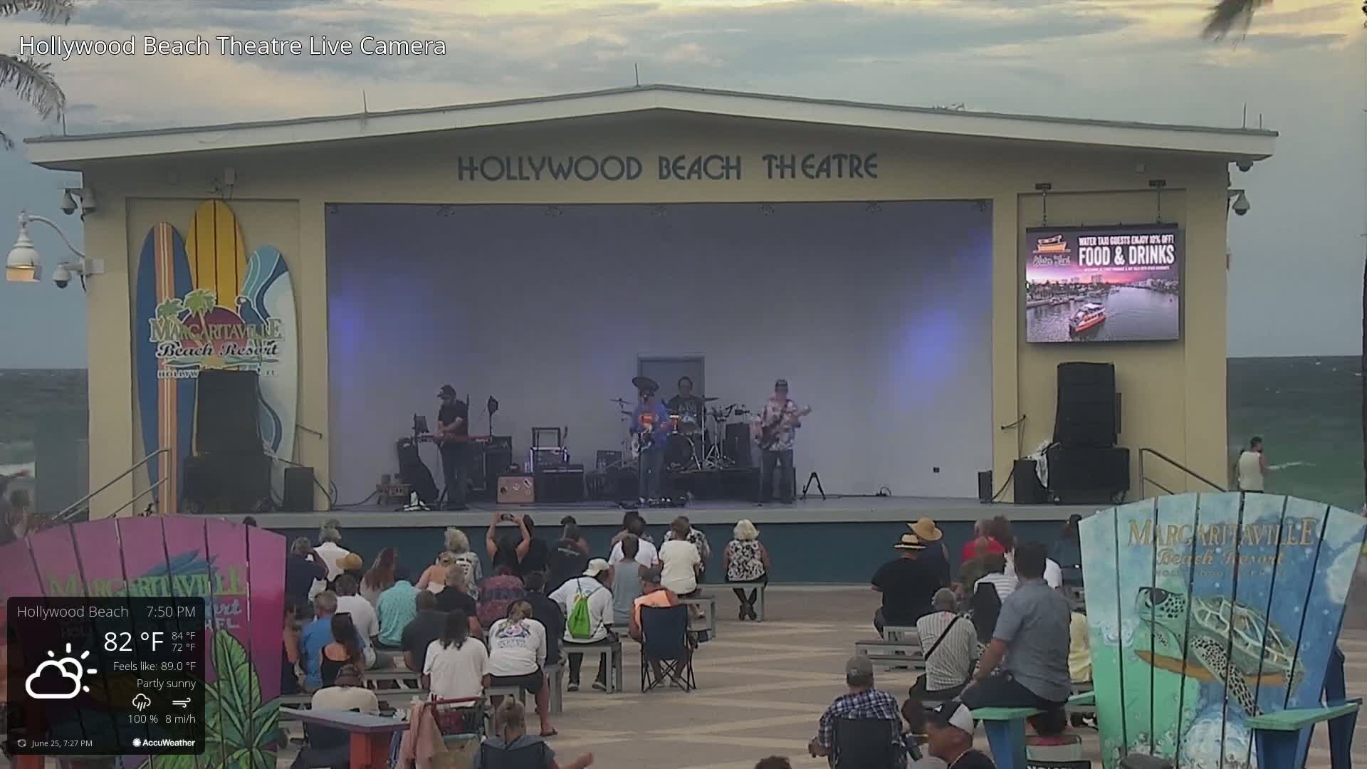 Hollywood Beach Theatre & Big Chairs Square Live Cam - Holywood, Broward, Florida, USA