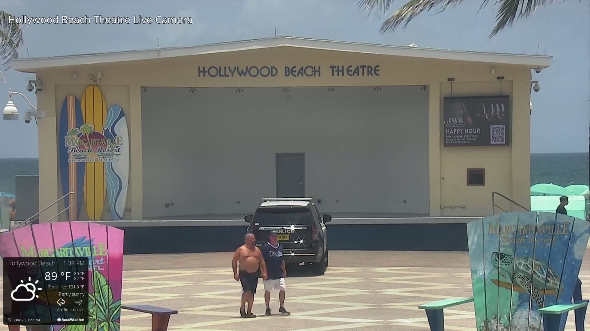 Hollywood Beach Theatre & Big Chairs Square Live Cam - Holywood, Broward, Florida, USA