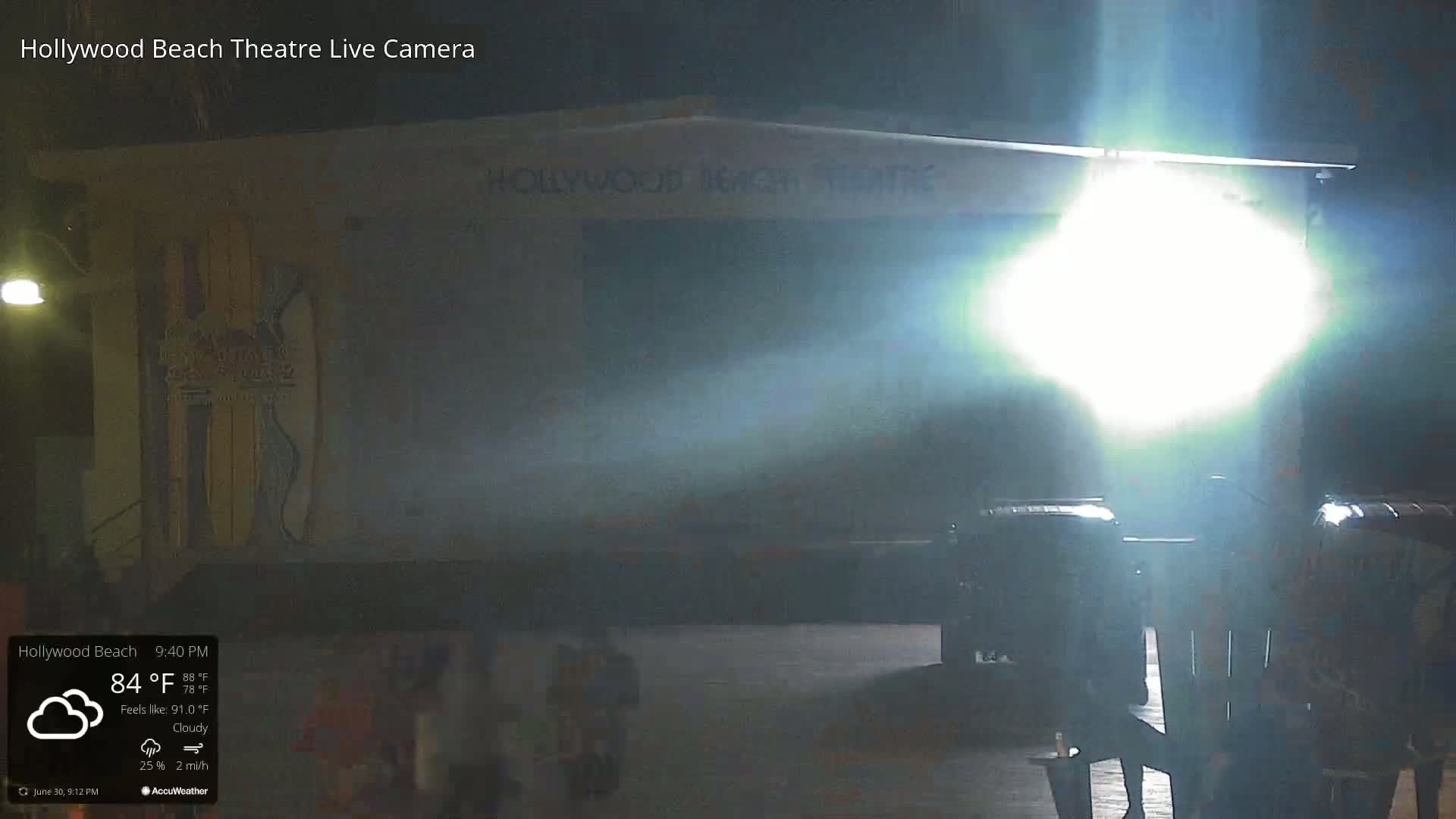 Hollywood Beach Theatre & Big Chairs Square Live Cam - Holywood, Broward, Florida, USA