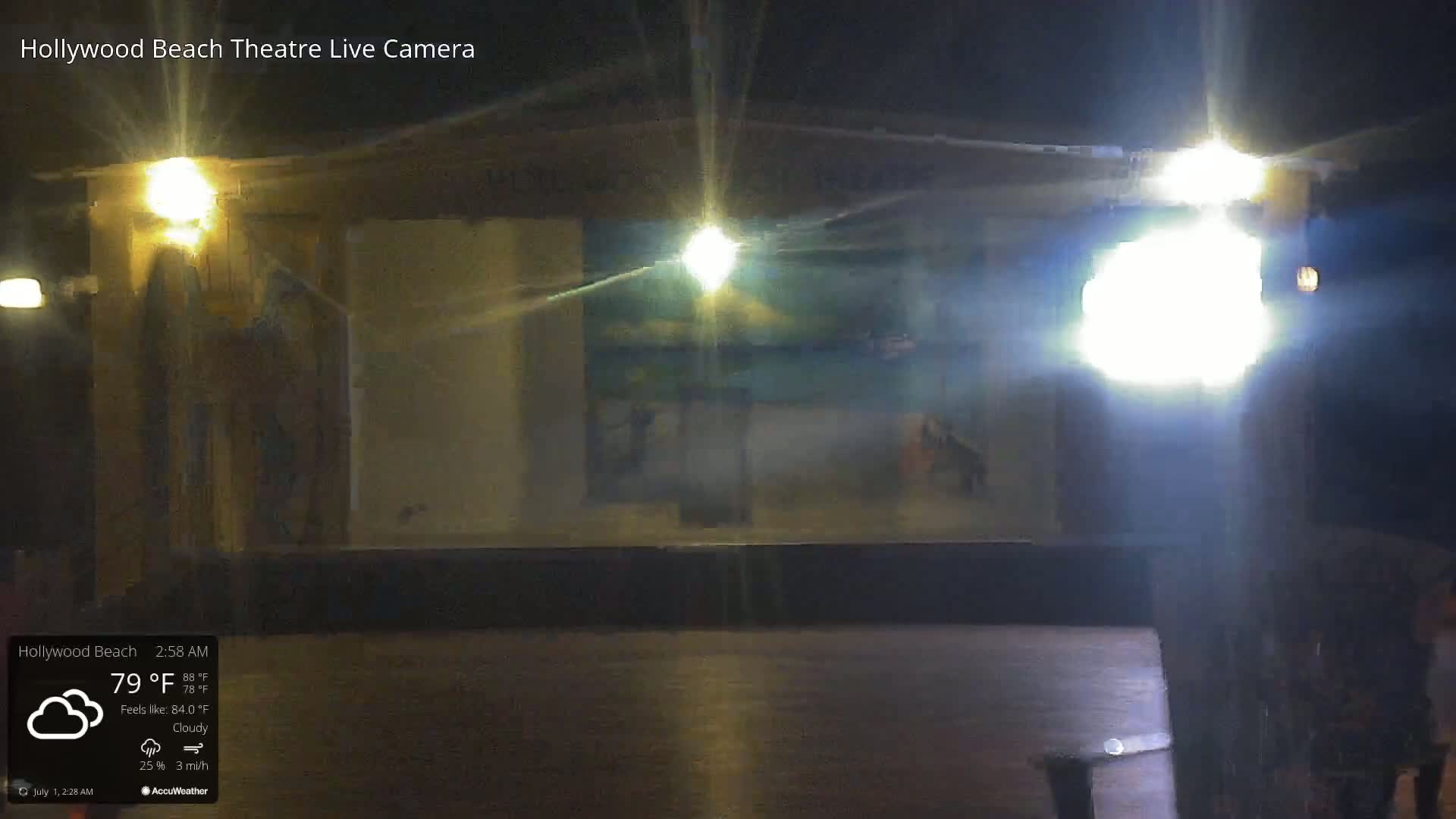 Hollywood Beach Theatre & Big Chairs Square Live Cam - Holywood, Broward, Florida, USA