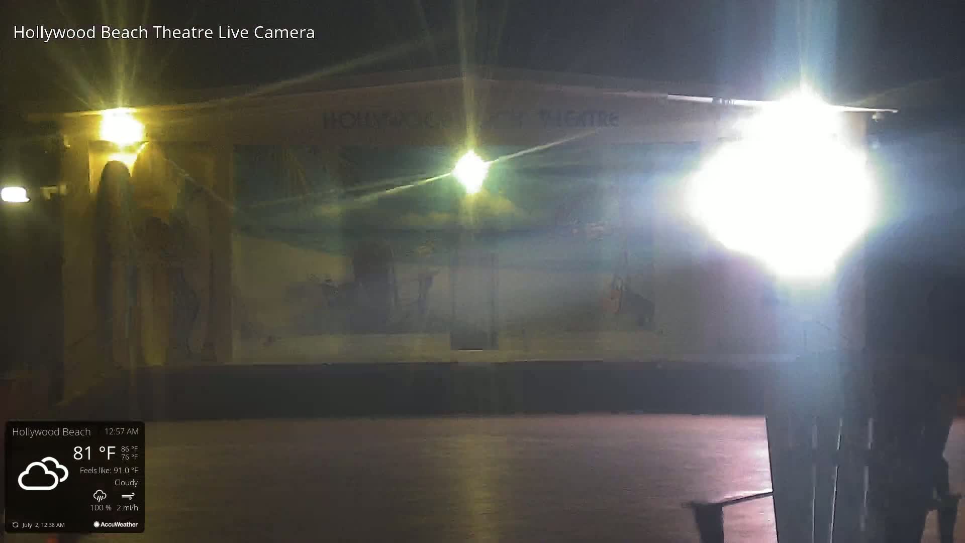Hollywood Beach Theatre & Big Chairs Square Live Cam - Holywood, Broward, Florida, USA