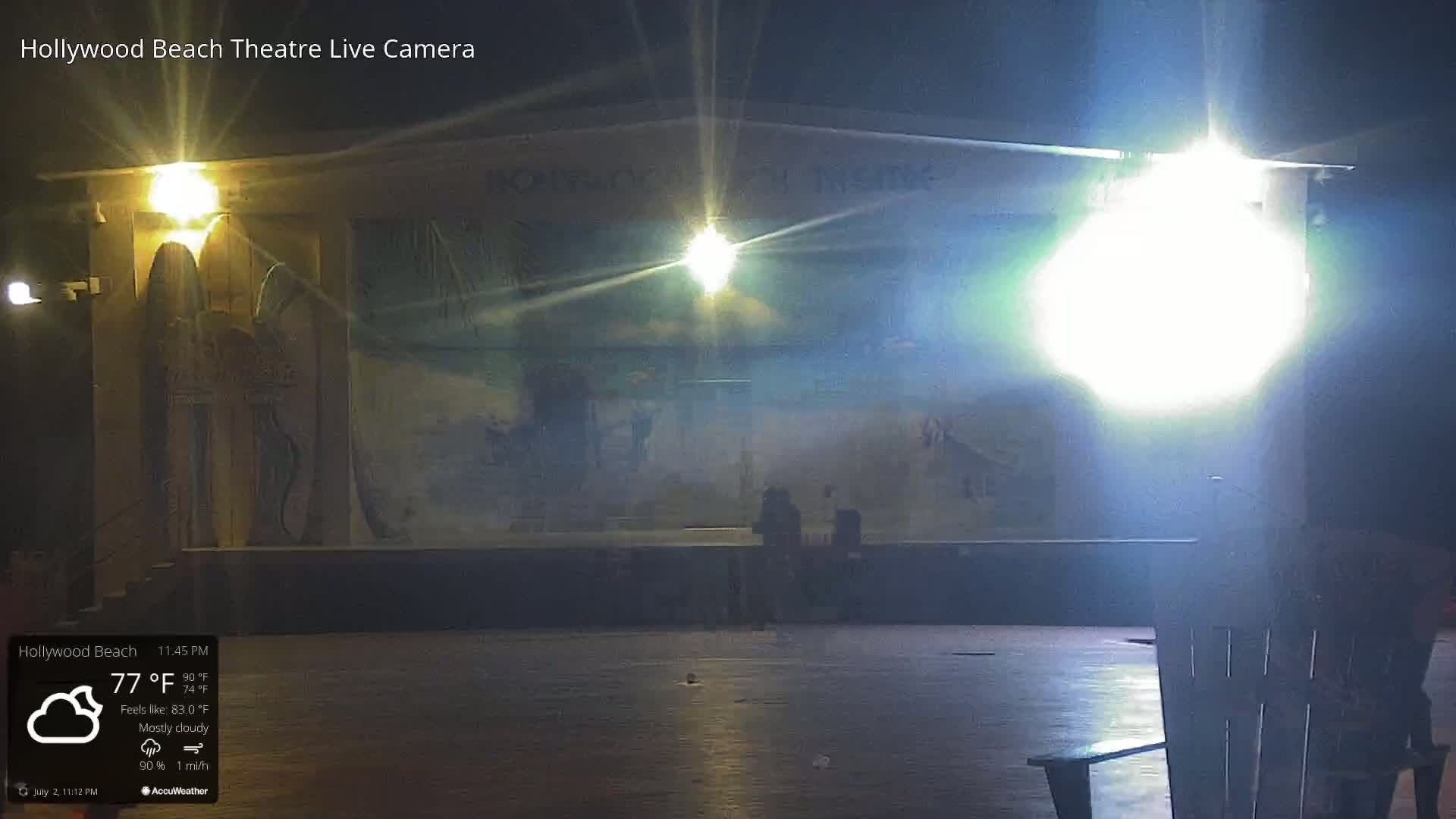 Hollywood Beach Theatre & Big Chairs Square Live Cam - Holywood, Broward, Florida, USA