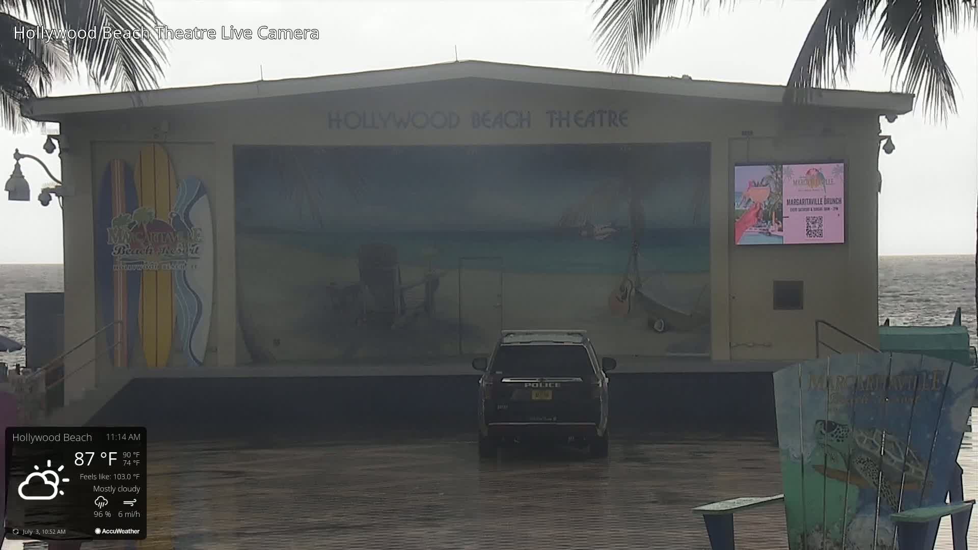 Hollywood Beach Theatre & Big Chairs Square Live Cam - Holywood, Broward, Florida, USA