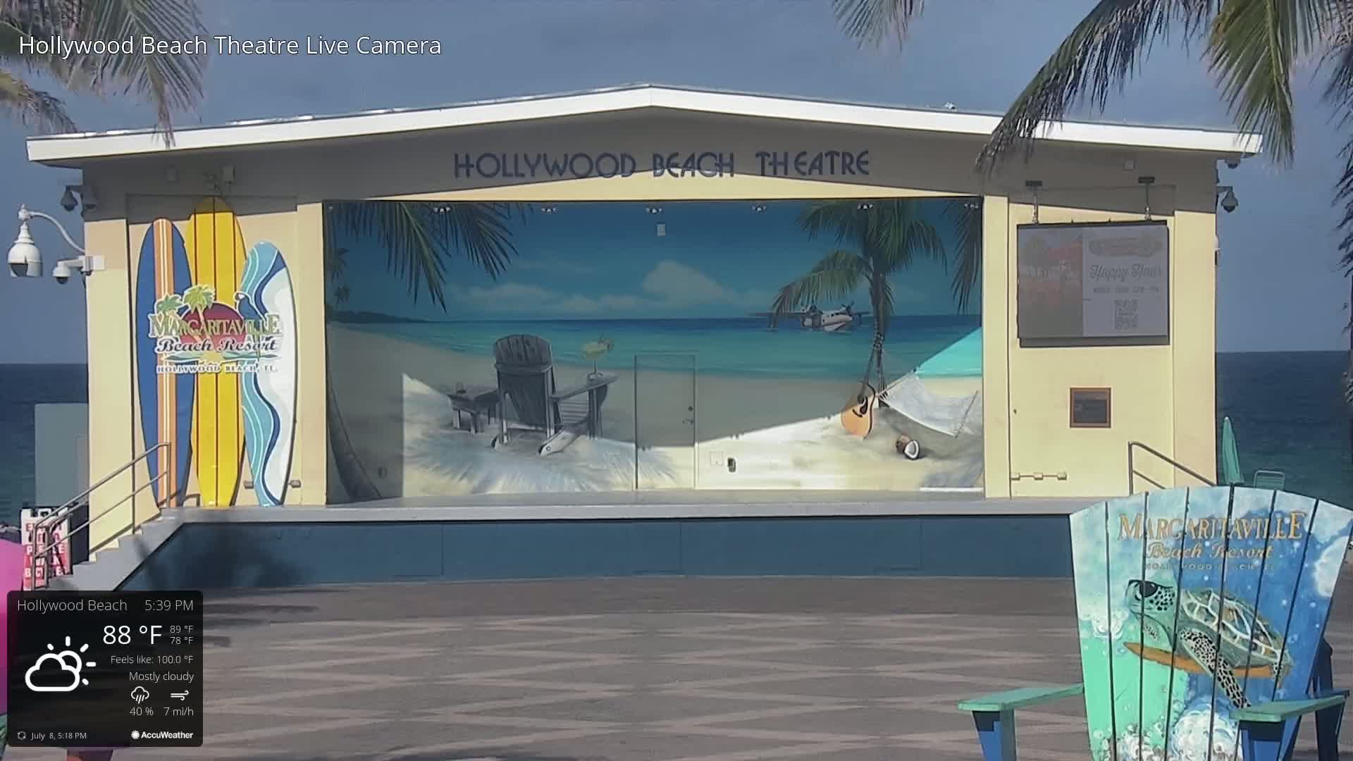 Hollywood Beach Theatre & Big Chairs Square Live Cam - Holywood, Broward, Florida, USA
